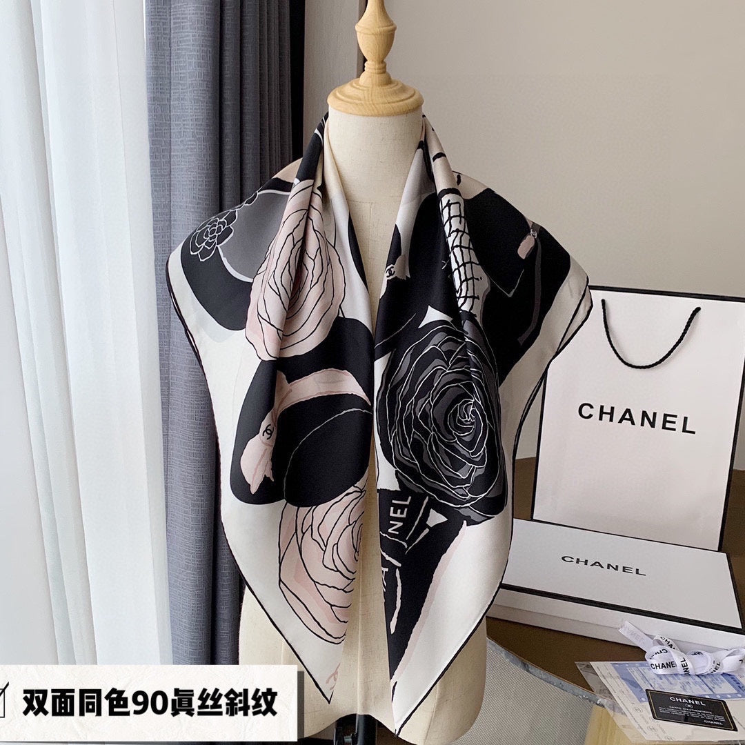CC Square Scarf 90 CM In White Black Mix Light Beige Silk 288700
