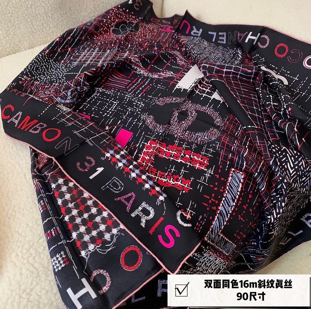 CC Square Scarf 90 CM In Colorful Silk 185146