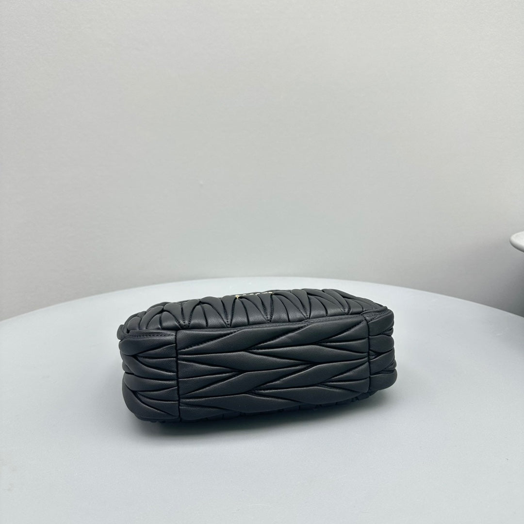 MINI HOBO 20 BAG IN BLACK LAMBSKIN
