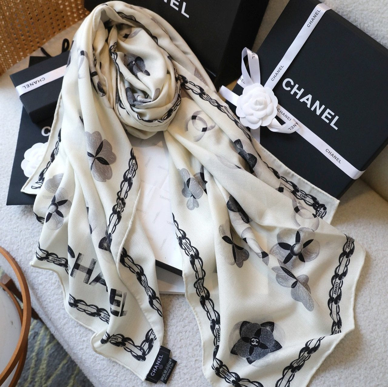CC Scarf 180 CM In White Black Cashmere Silk 401133