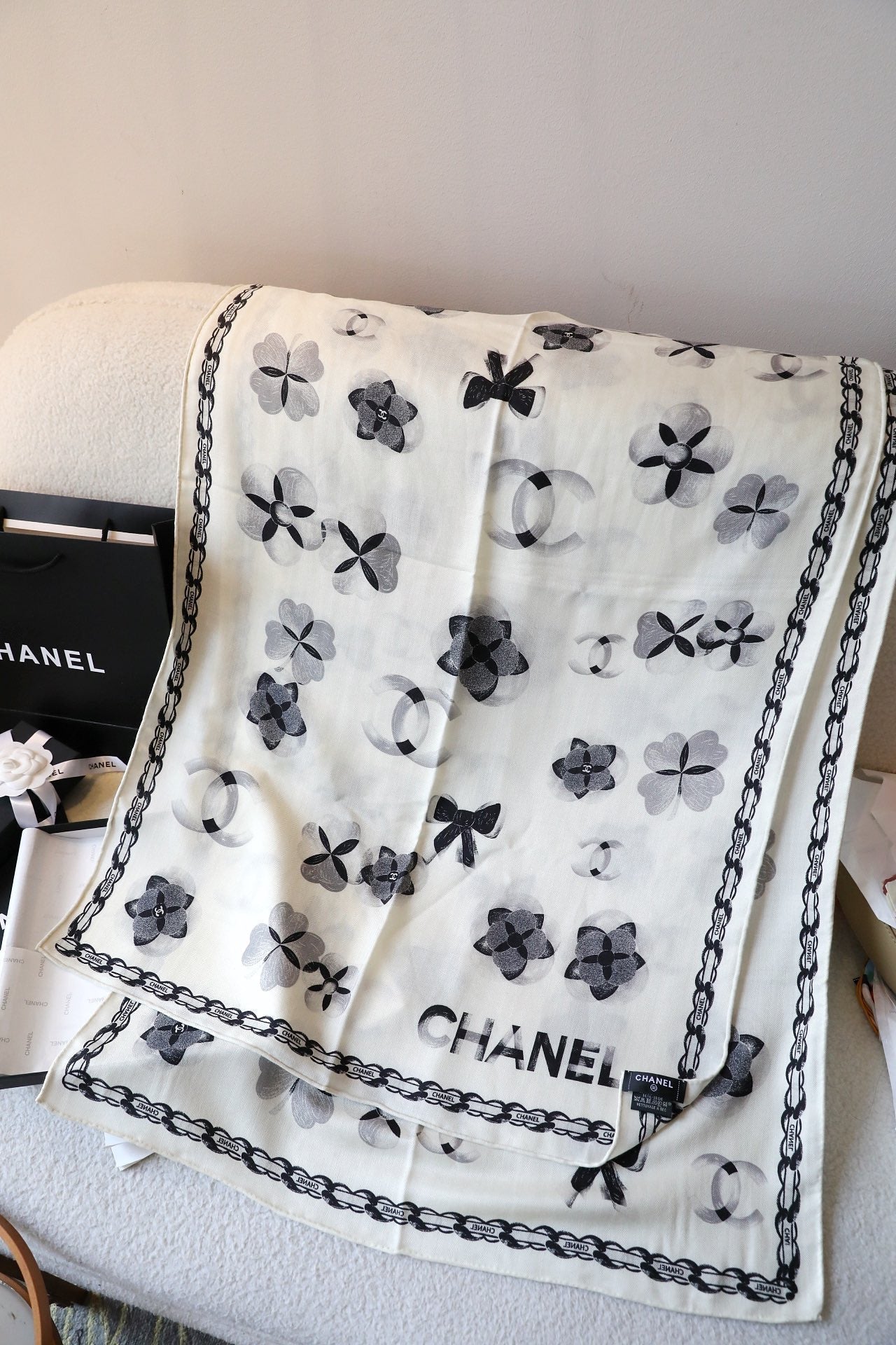 CC Scarf 180 CM In White Black Cashmere Silk 401133