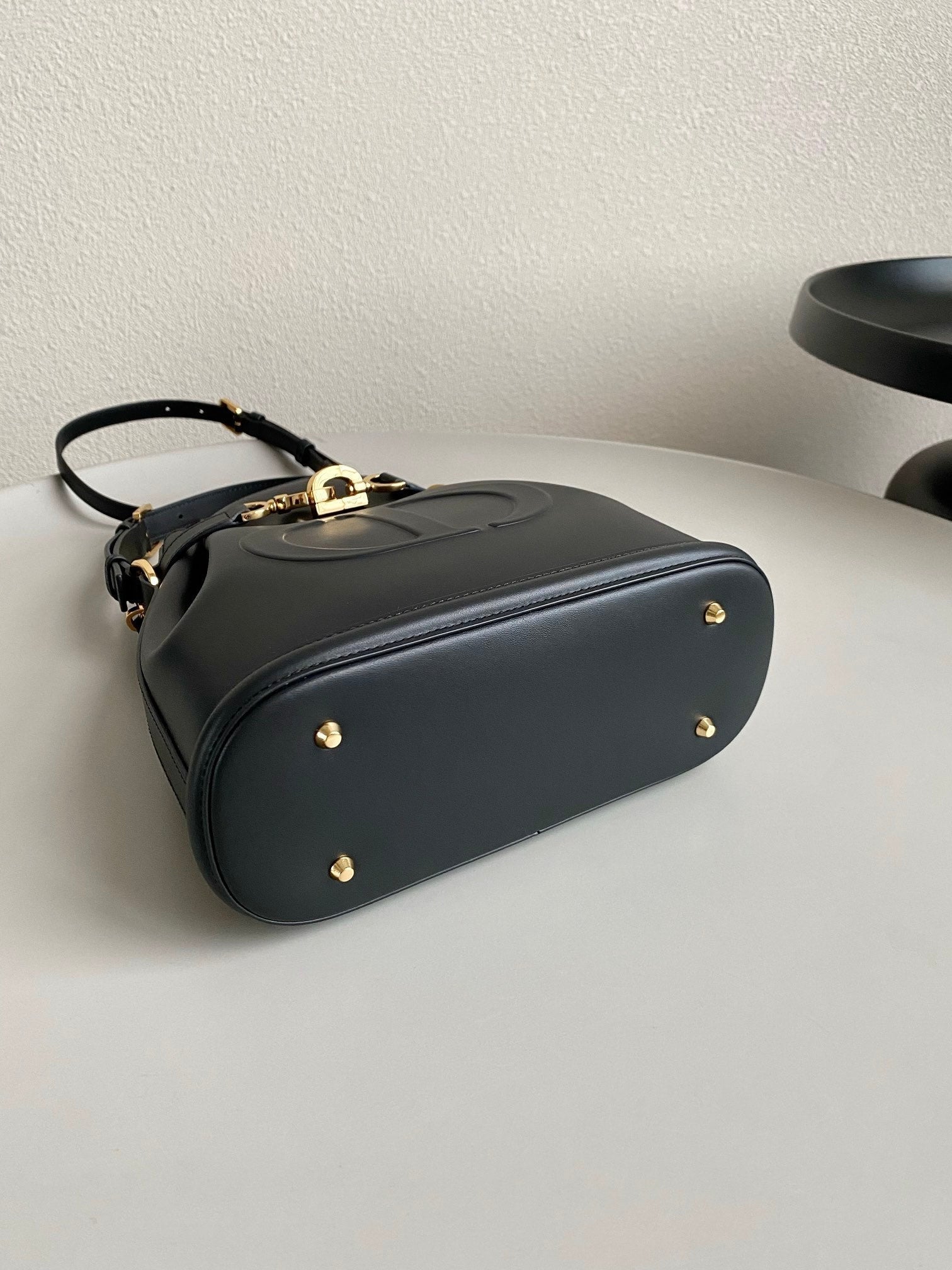 MEDIUM C'EST 24 CD-EMBOSSED CALFSKIN