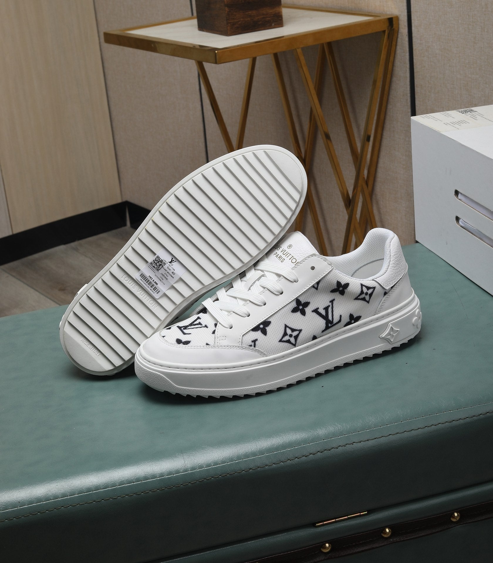 LV TRAINERS IN WHITE CALFSKIN AND MONOGRAM CANVAS