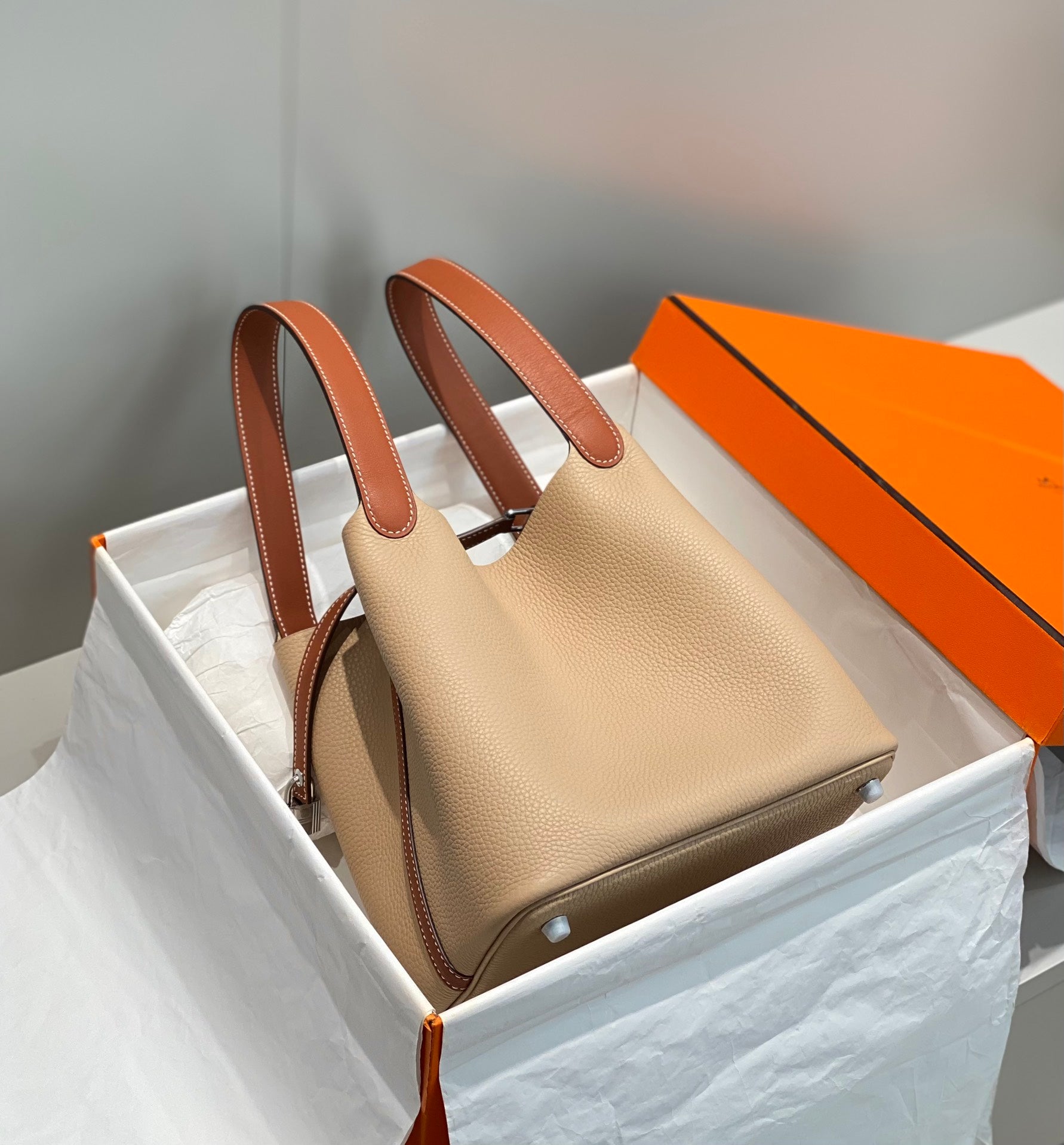 HM PICOTIN LOCK 22 BEIGE AND BROWN TOGO LEATHER