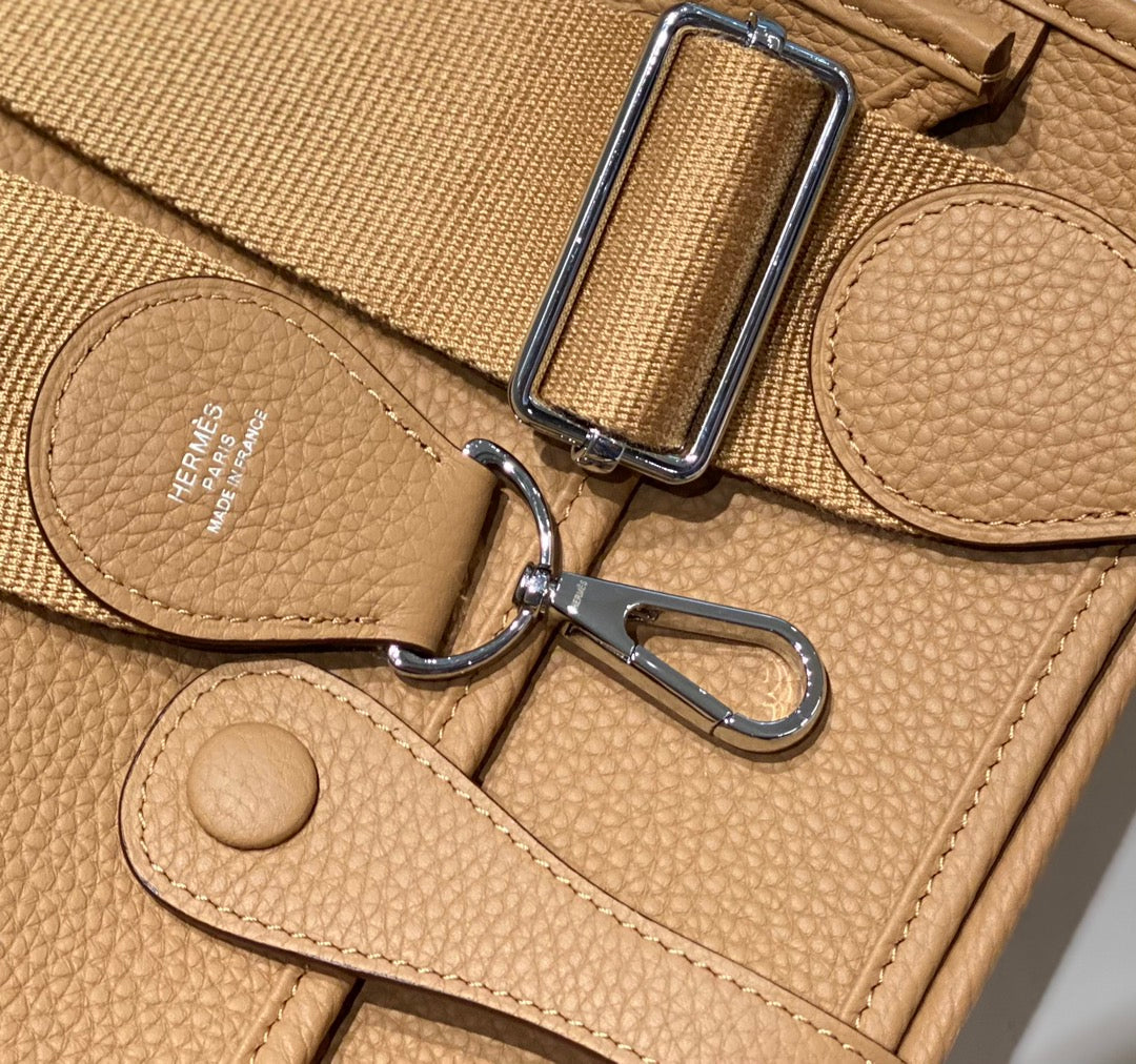 Evelyne 29cm Togo Silver Hardware