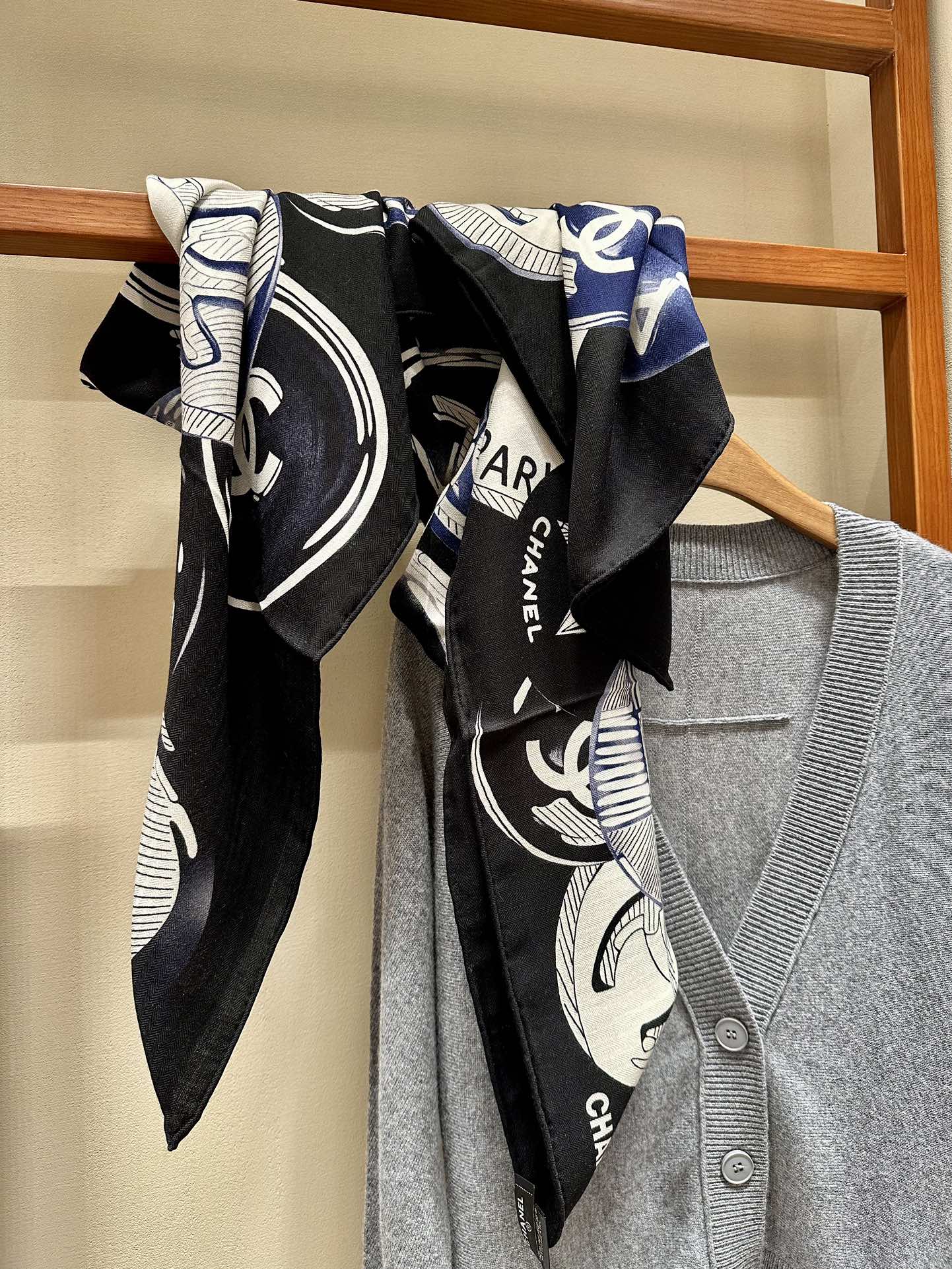 CC Square Scarf 140 CM In Black Colorful Cashmere And Silk 418150