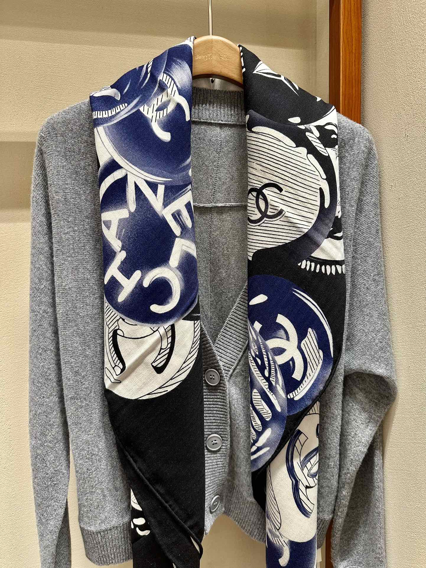 CC Square Scarf 140 CM In Black Colorful Cashmere And Silk 418150