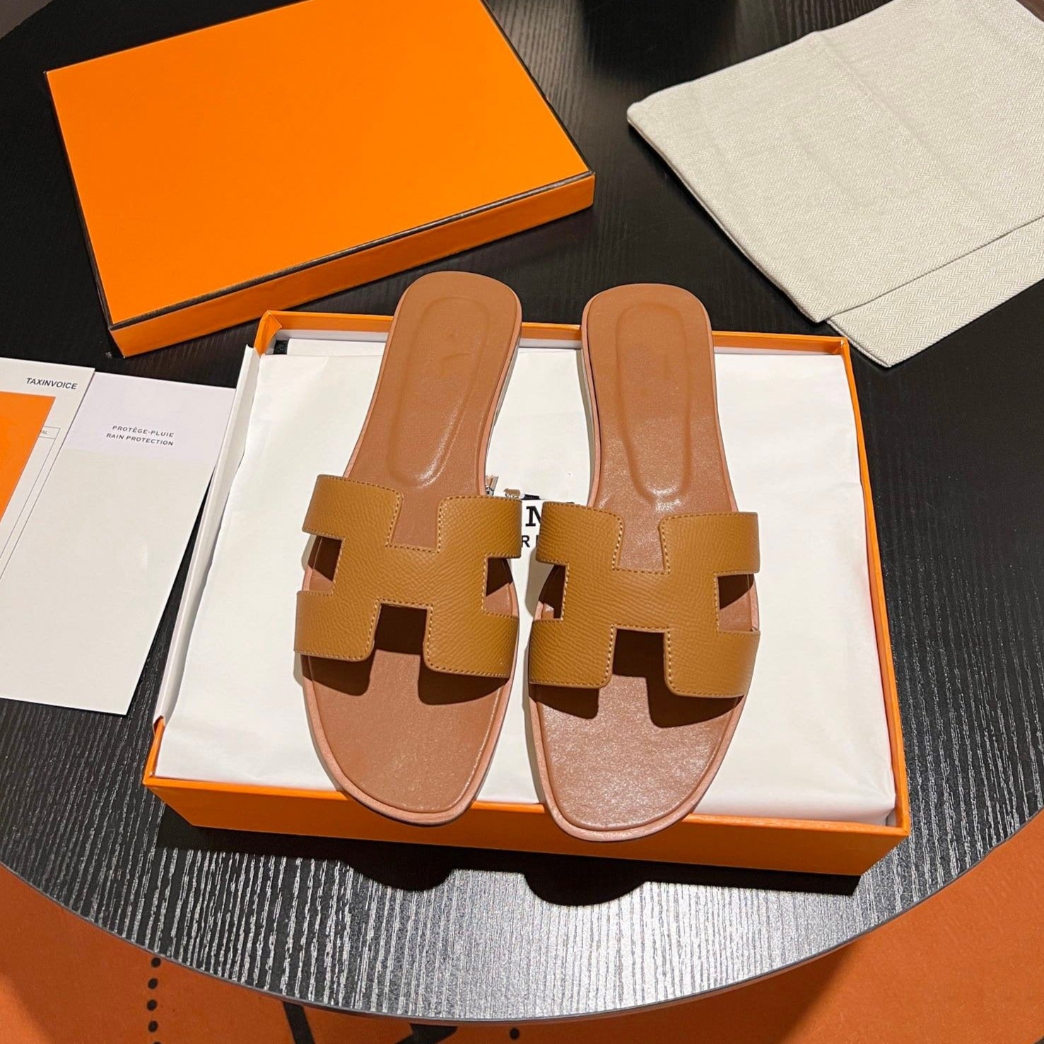 0RAN SANDAL Leather