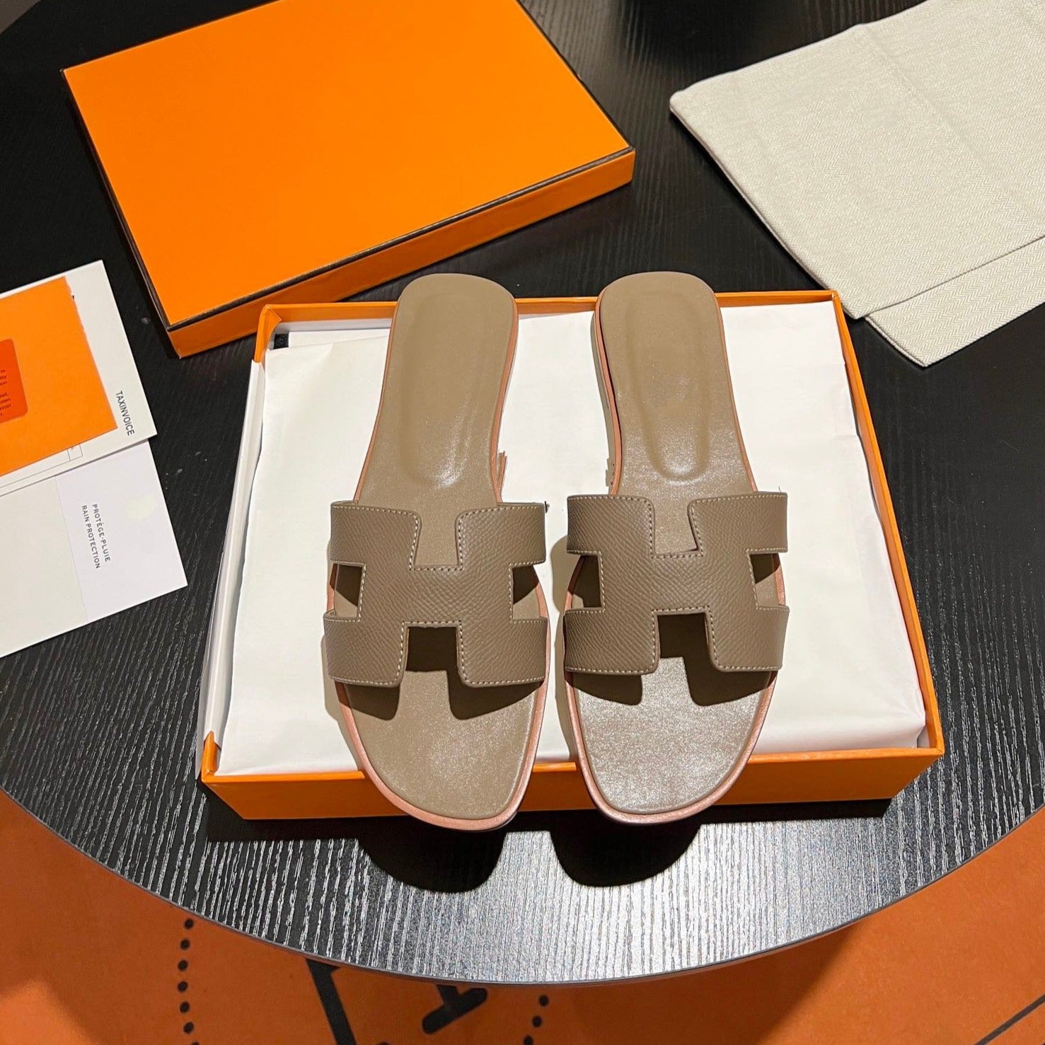 0RAN SANDAL Leather