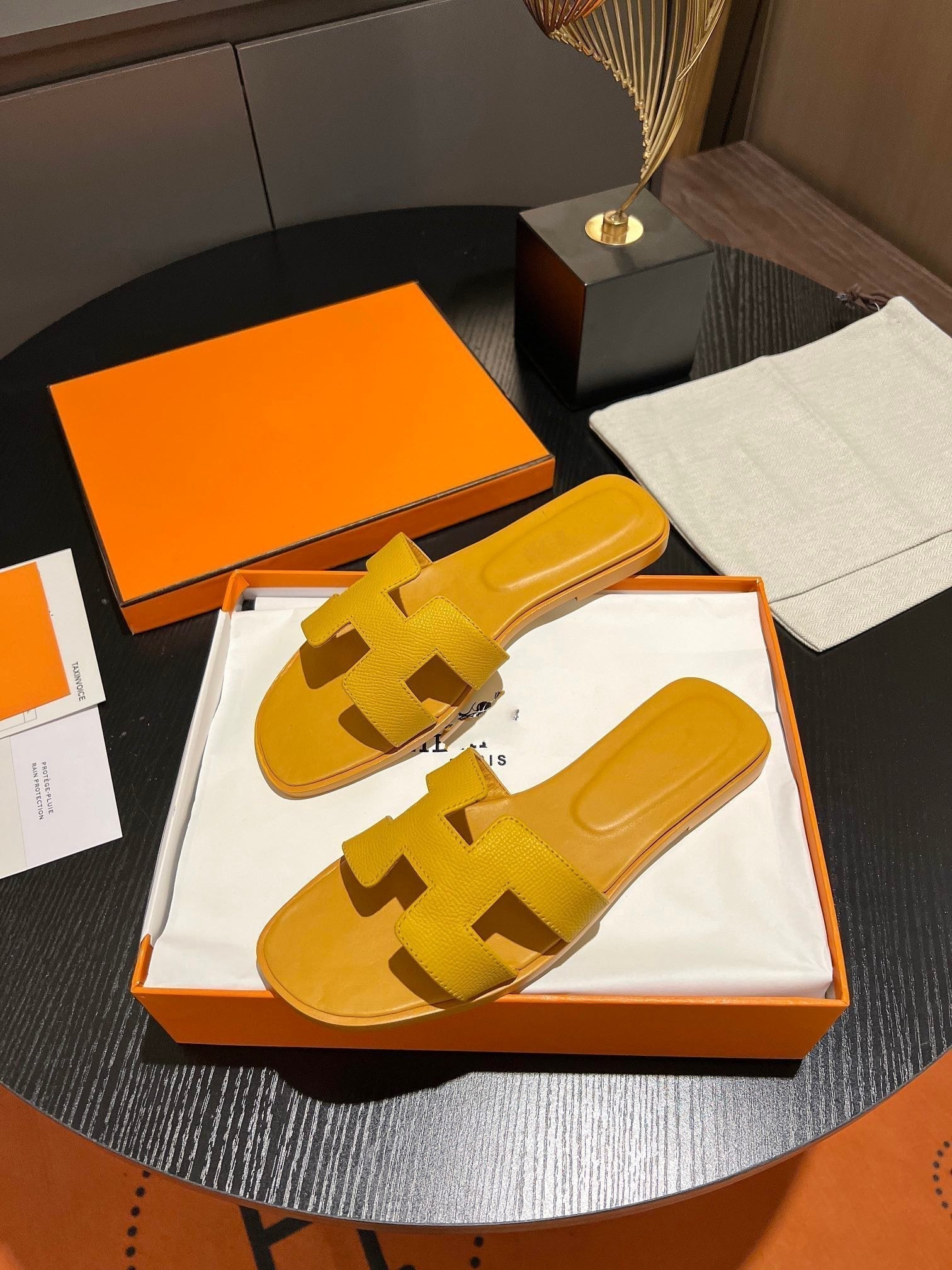 0RAN SANDAL Leather