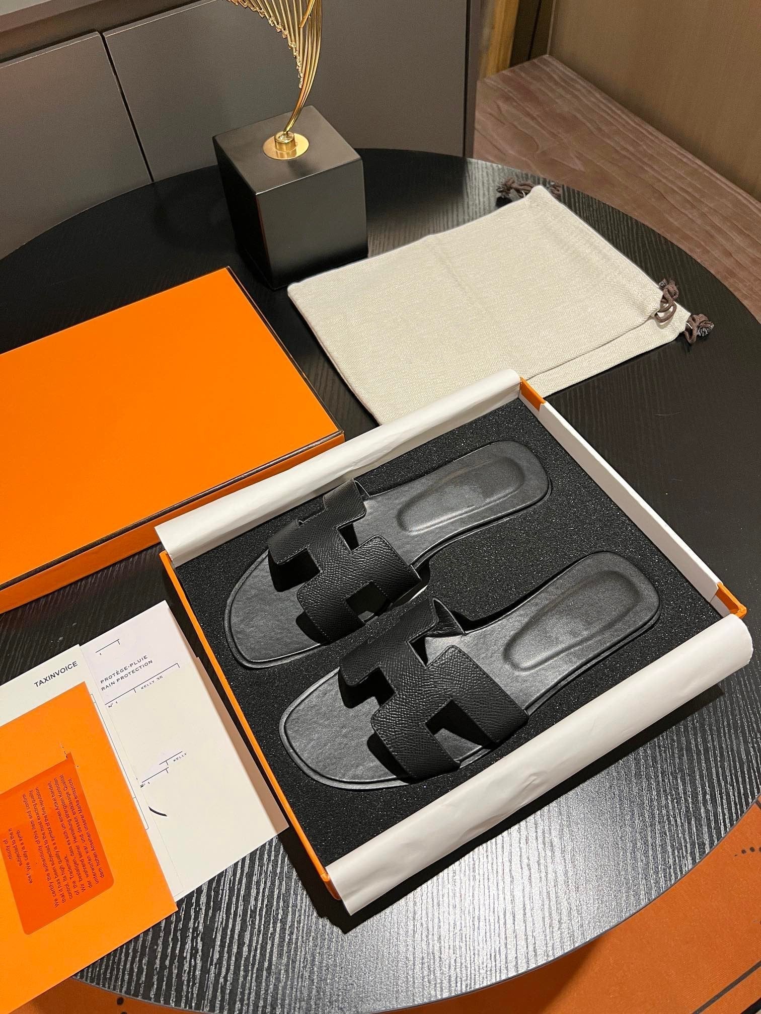0RAN SANDAL Leather