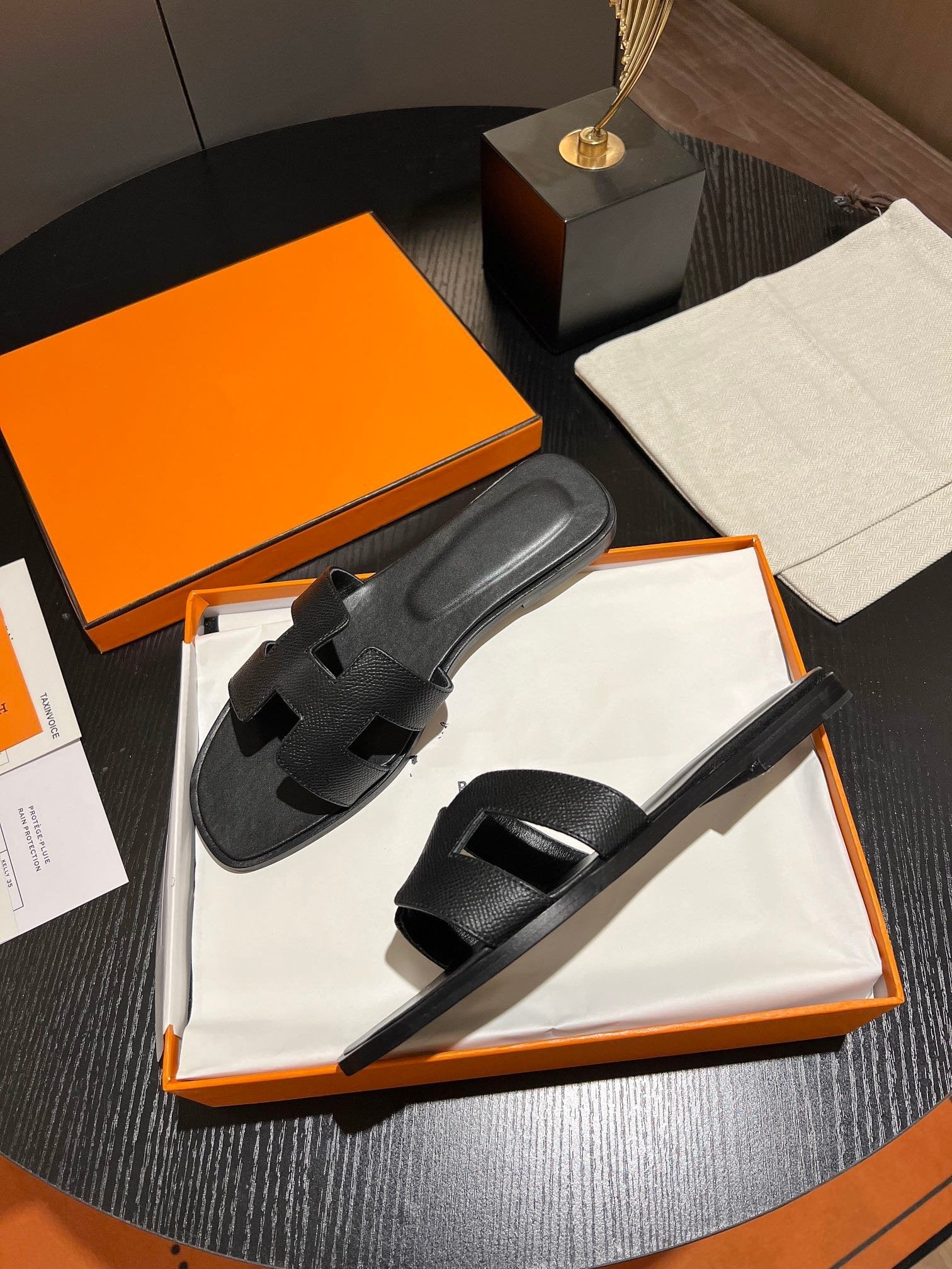 0RAN SANDAL Leather