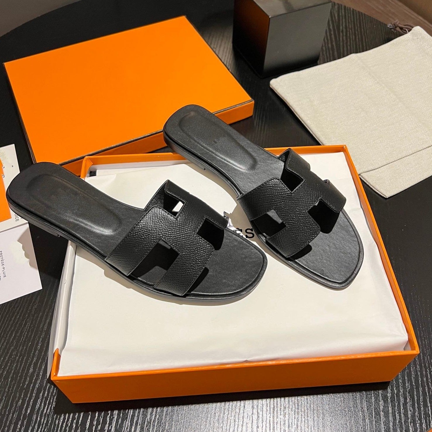 0RAN SANDAL Leather