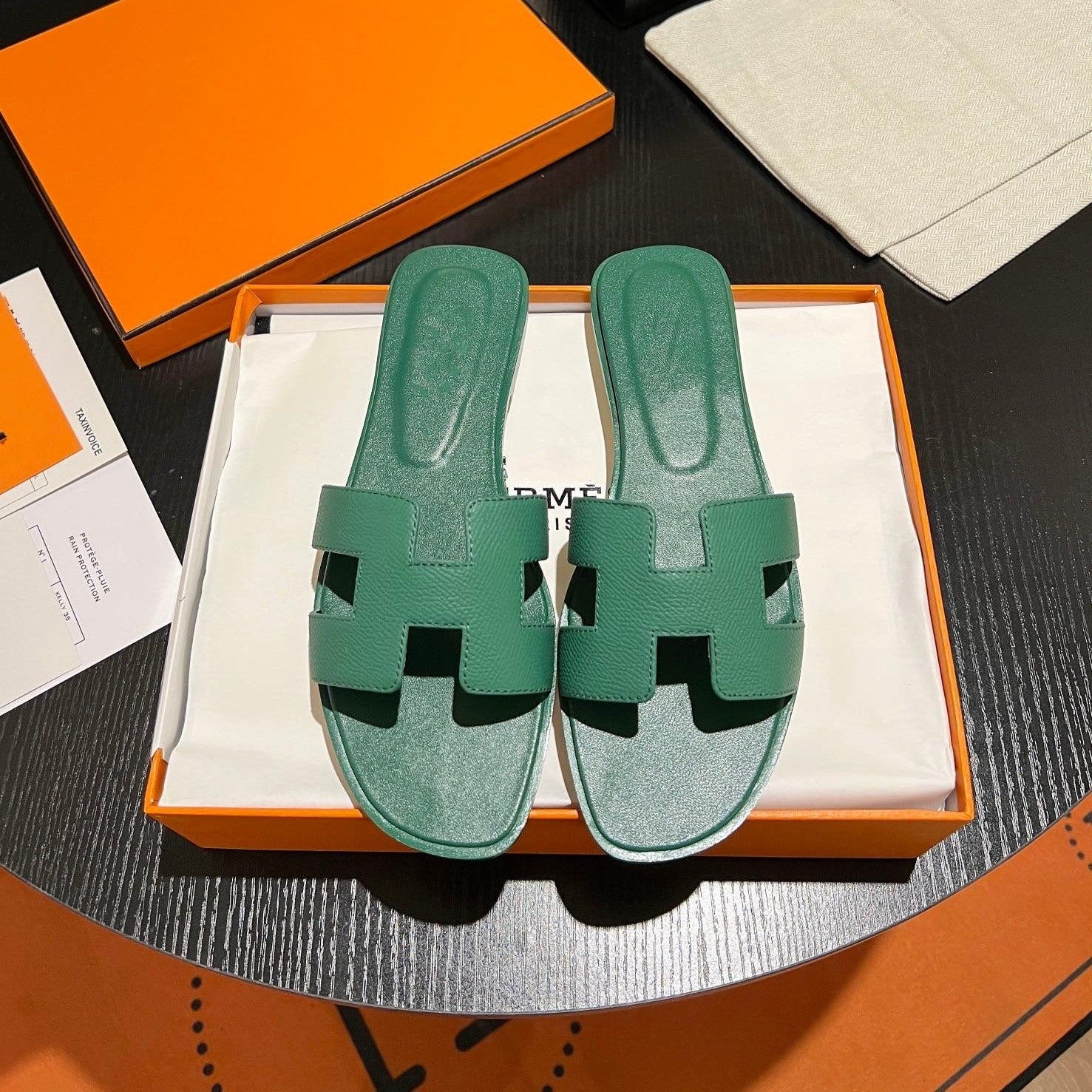 0RAN SANDAL Leather