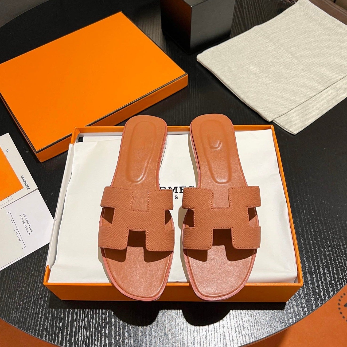 0RAN SANDAL Leather