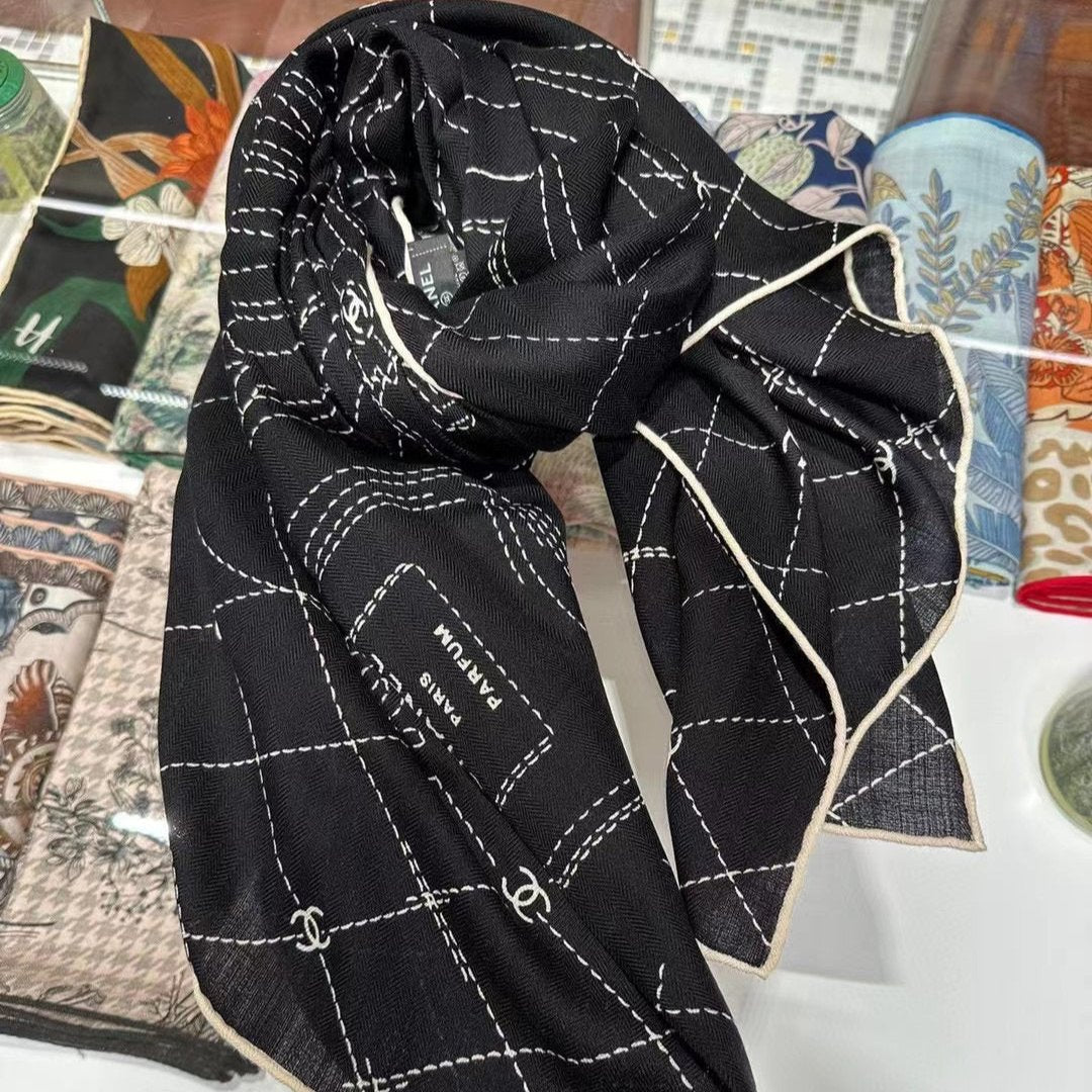 CC Square Scarf 140 CM In Black White Cashmere Silk 359322