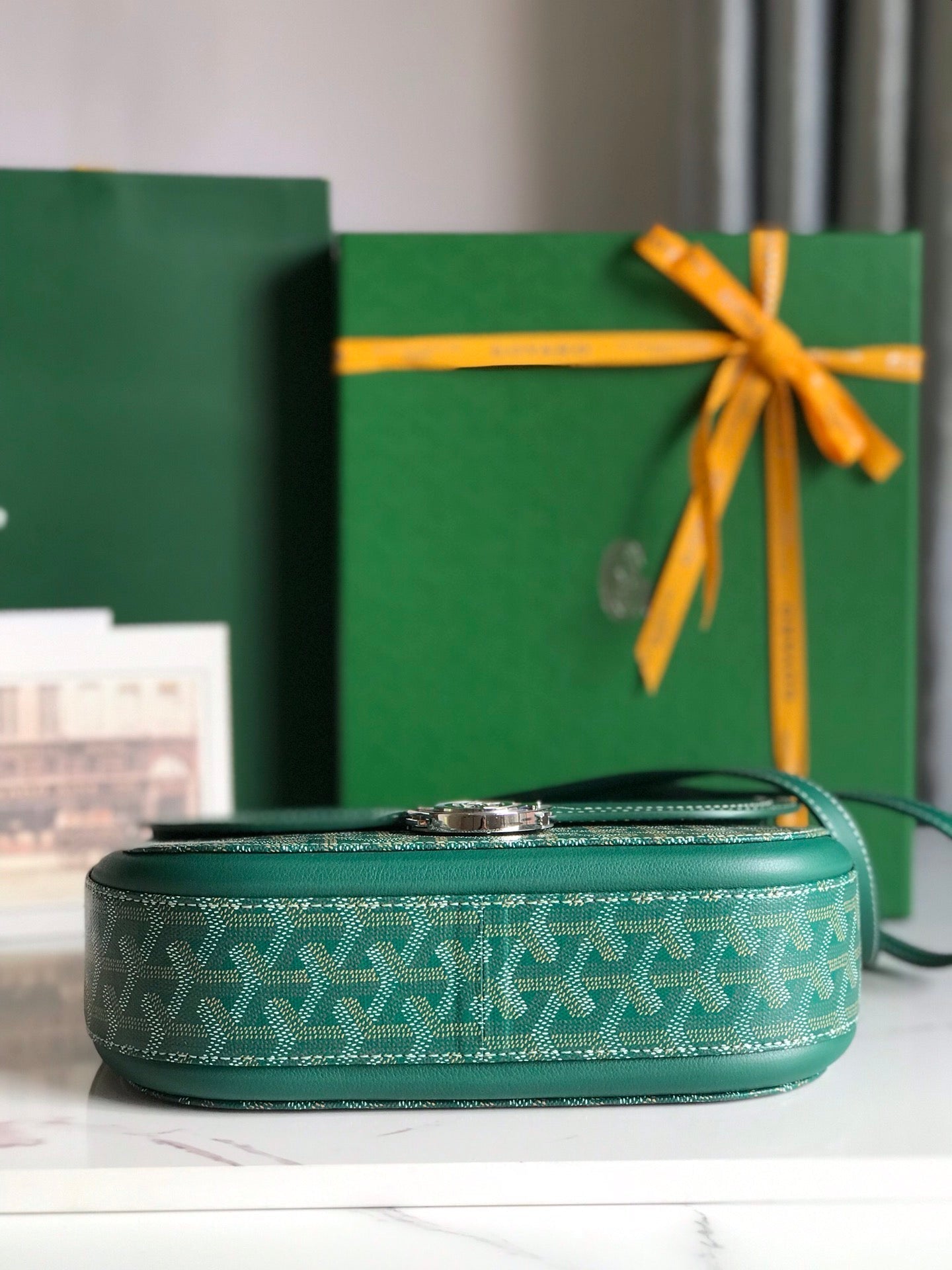 233 BAG 25 IN GREEN CALFSKIN AND GOYARDINE CANVAS