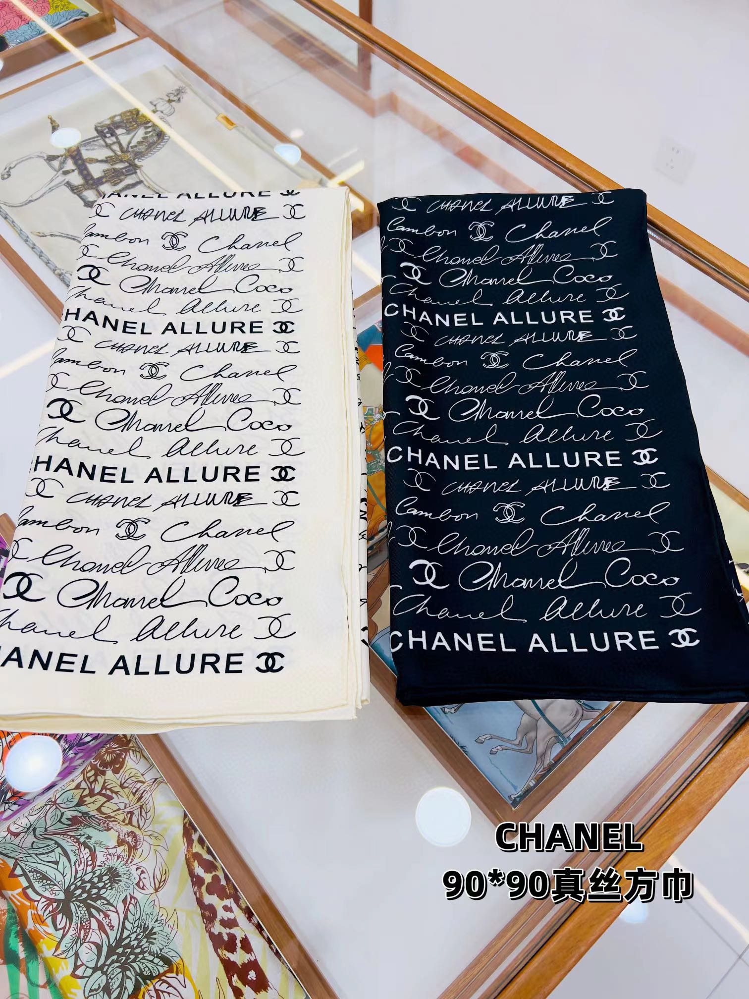 CC Square Scarf 90 CM In Black With White Text Silk  288695