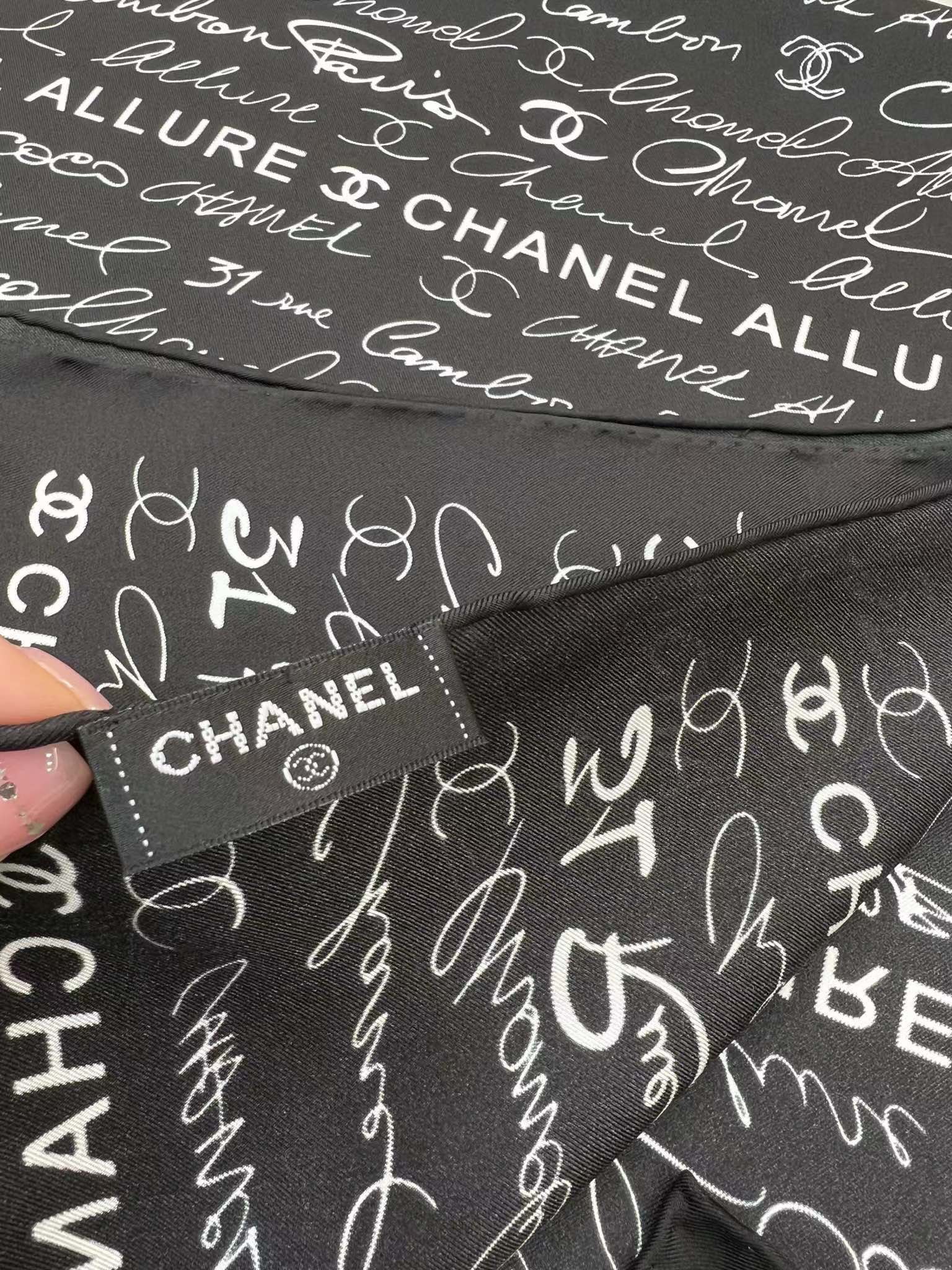 CC Square Scarf 90 CM In Black With White Text Silk  288695