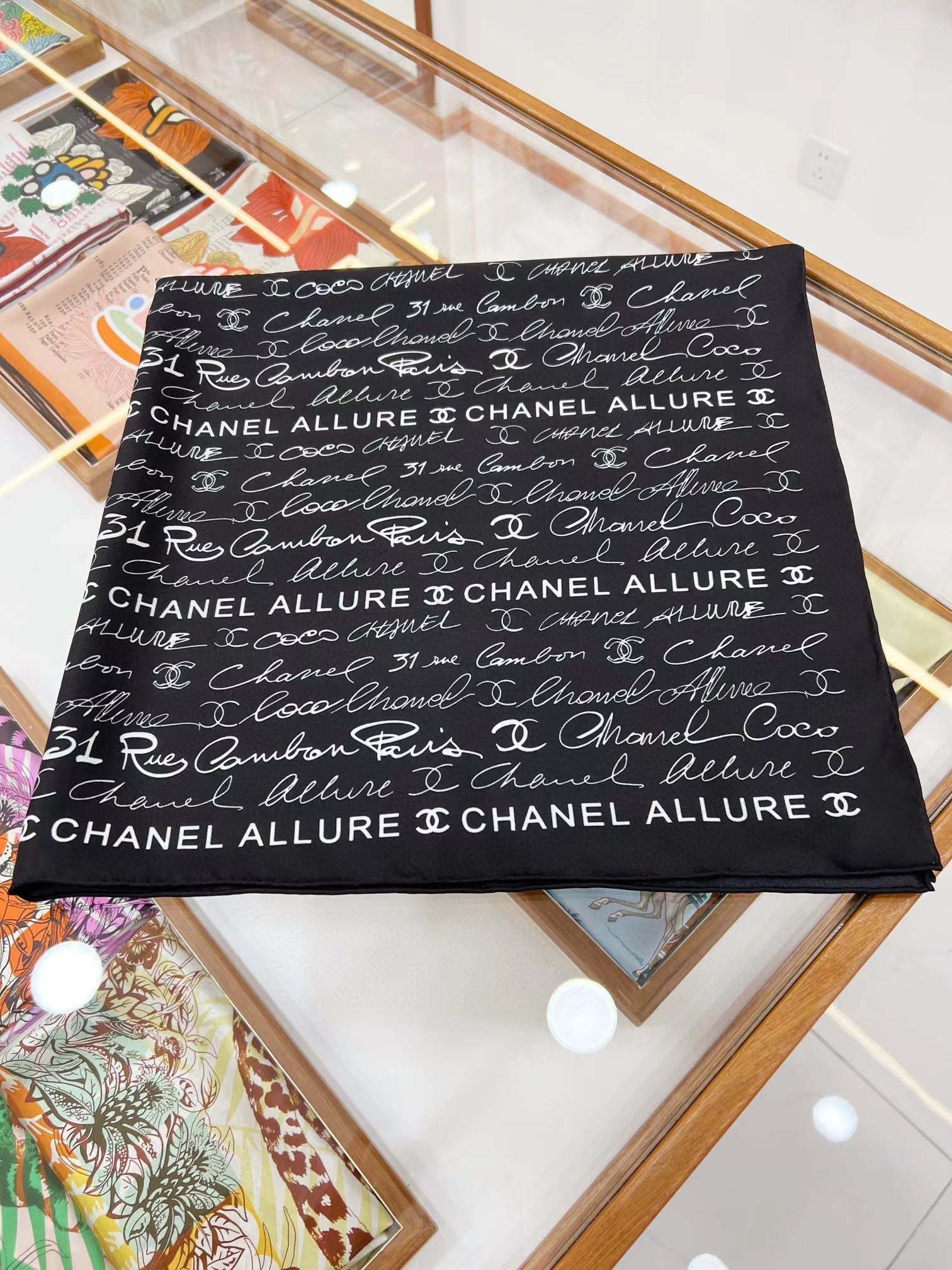 CC Square Scarf 90 CM In Black With White Text Silk  288695