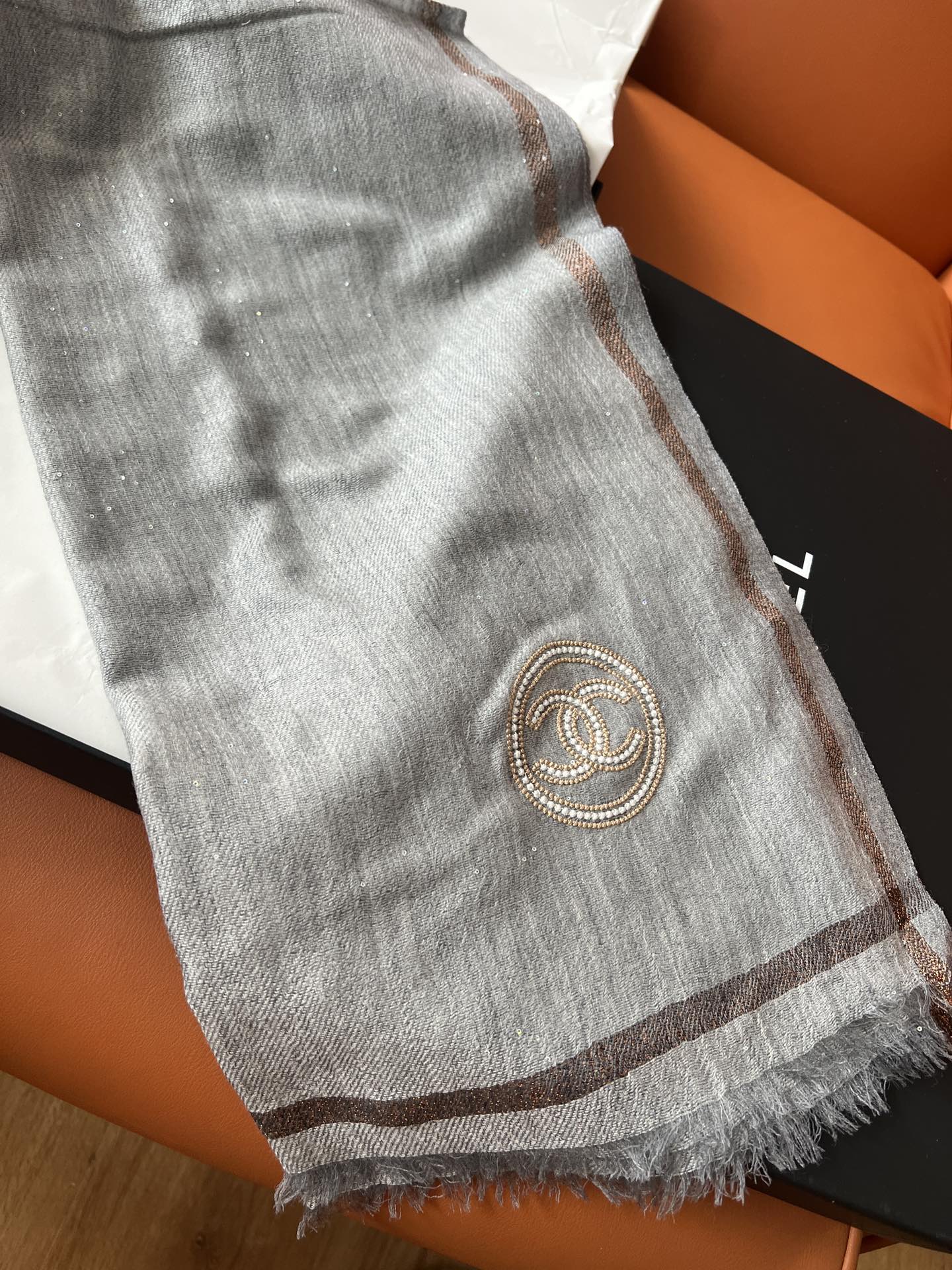 CC Square Scarf 100 CM In Grey Cashmere And Wool Mix Sequin Fabric 345992