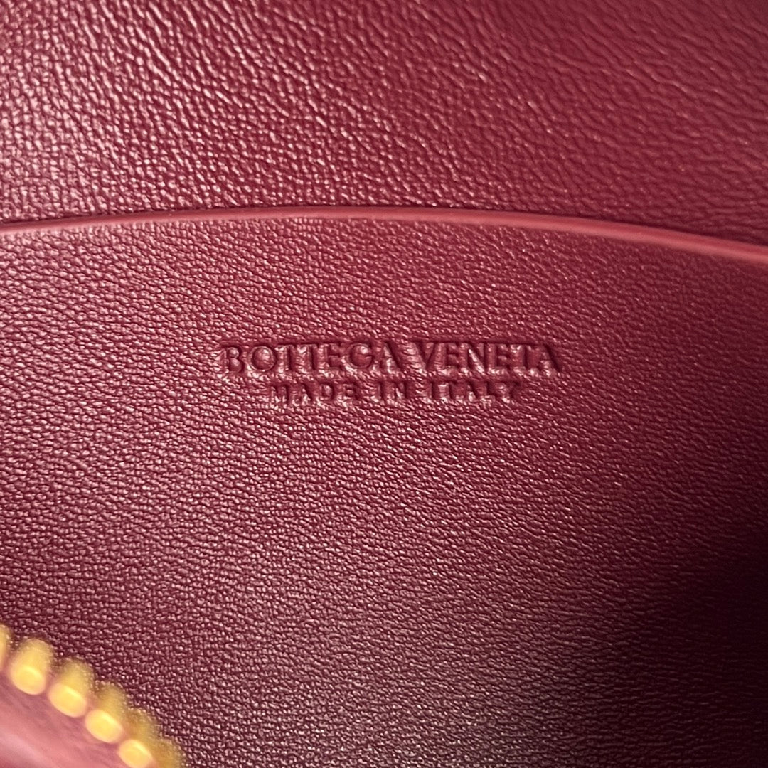 BV Concert Pouch 18.5cm Red Lambskin