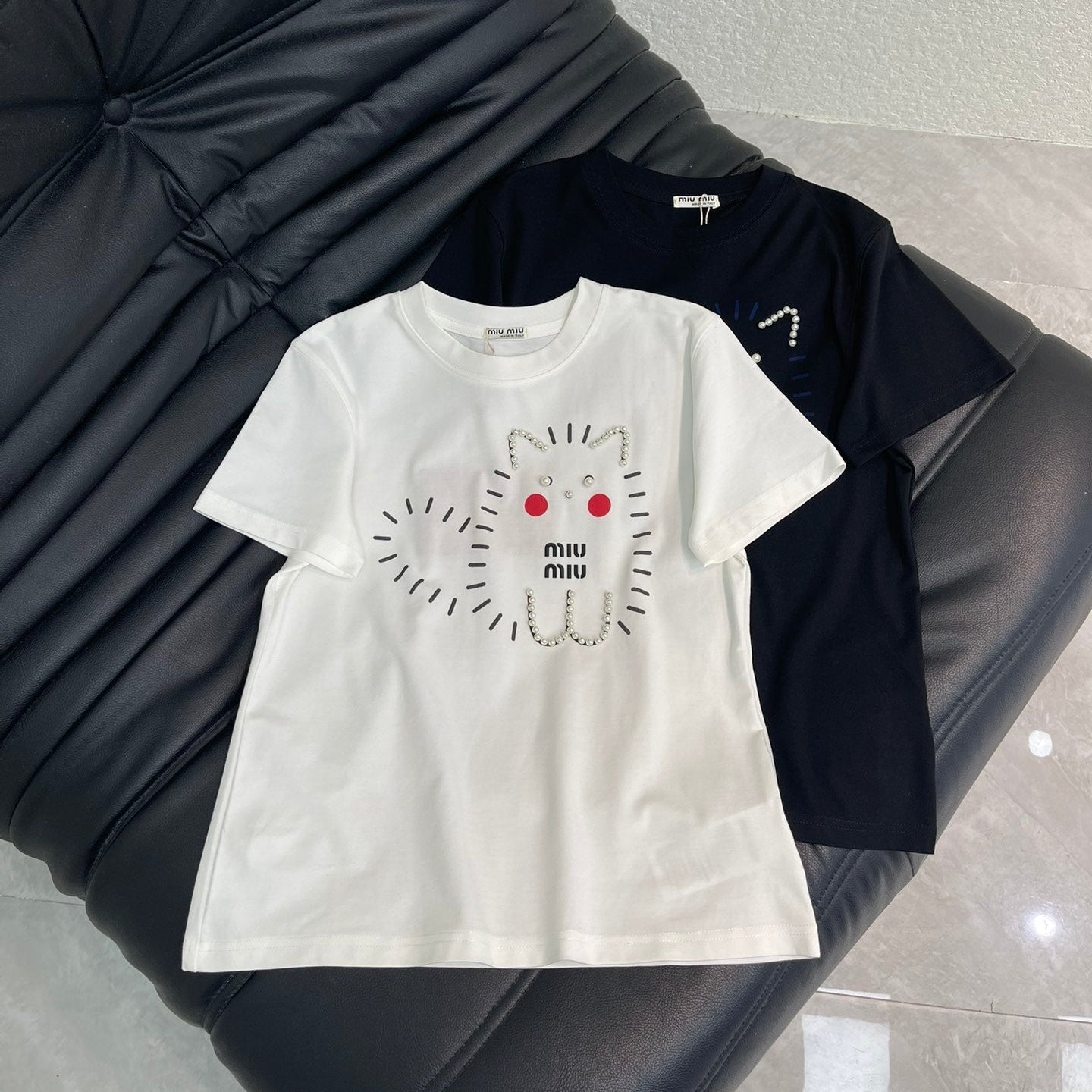 Miumiu 2026 Cat-themed Beaded Heavy-duty Short-Sleeve T-Shirt Cotton 343406