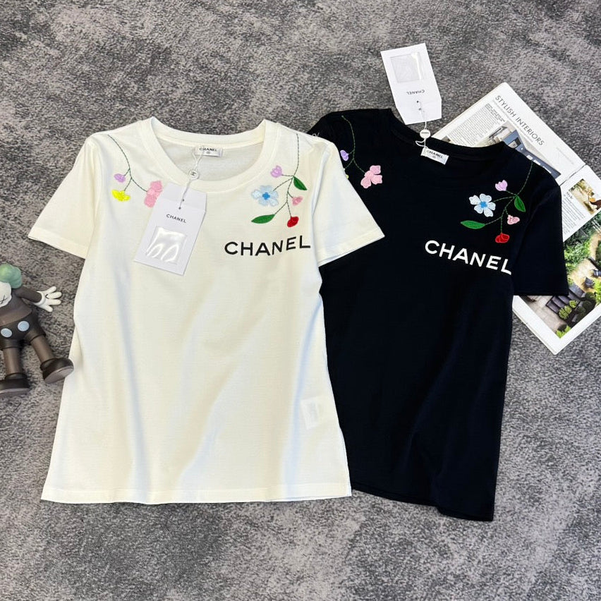 Chanel 2026 Short-Sleeve T-Shirt Black and White Cotton 359334