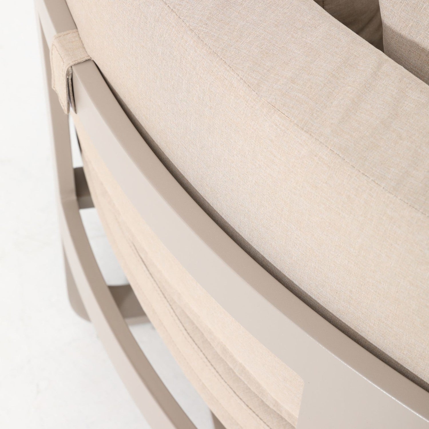 DekoLiving COP30503 Meliazzo Round Outdoor Daybed & Table