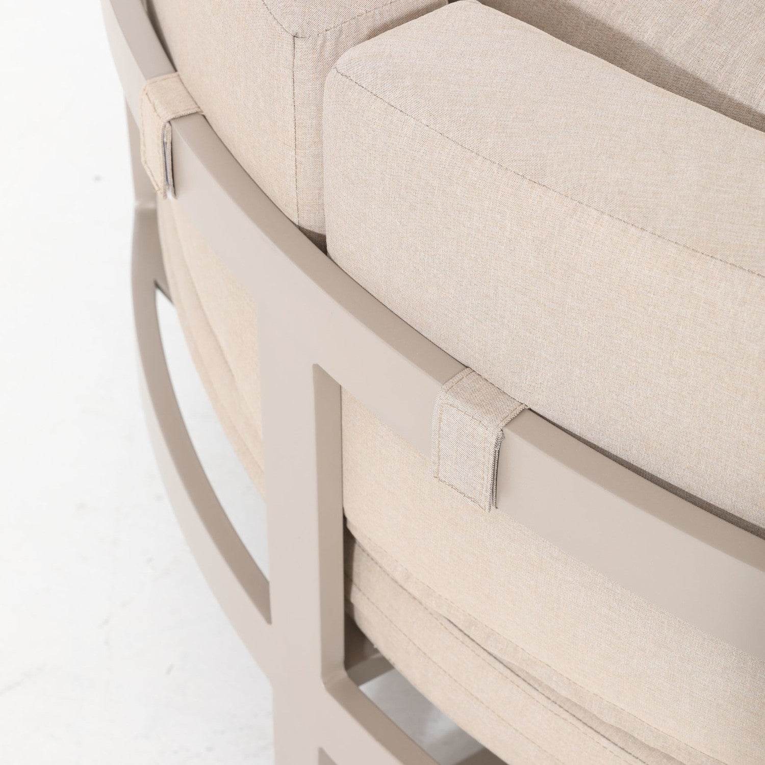 DekoLiving COP30503 Meliazzo Round Outdoor Daybed & Table