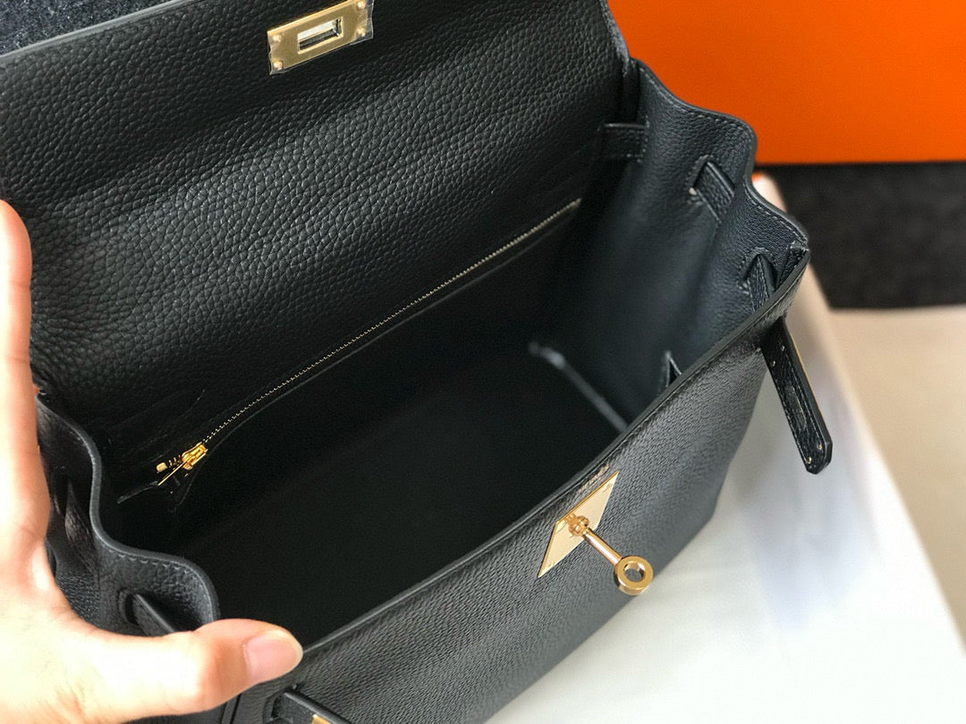 HM KELLY 28CM BLACK TOGO GOLD HARDWARE