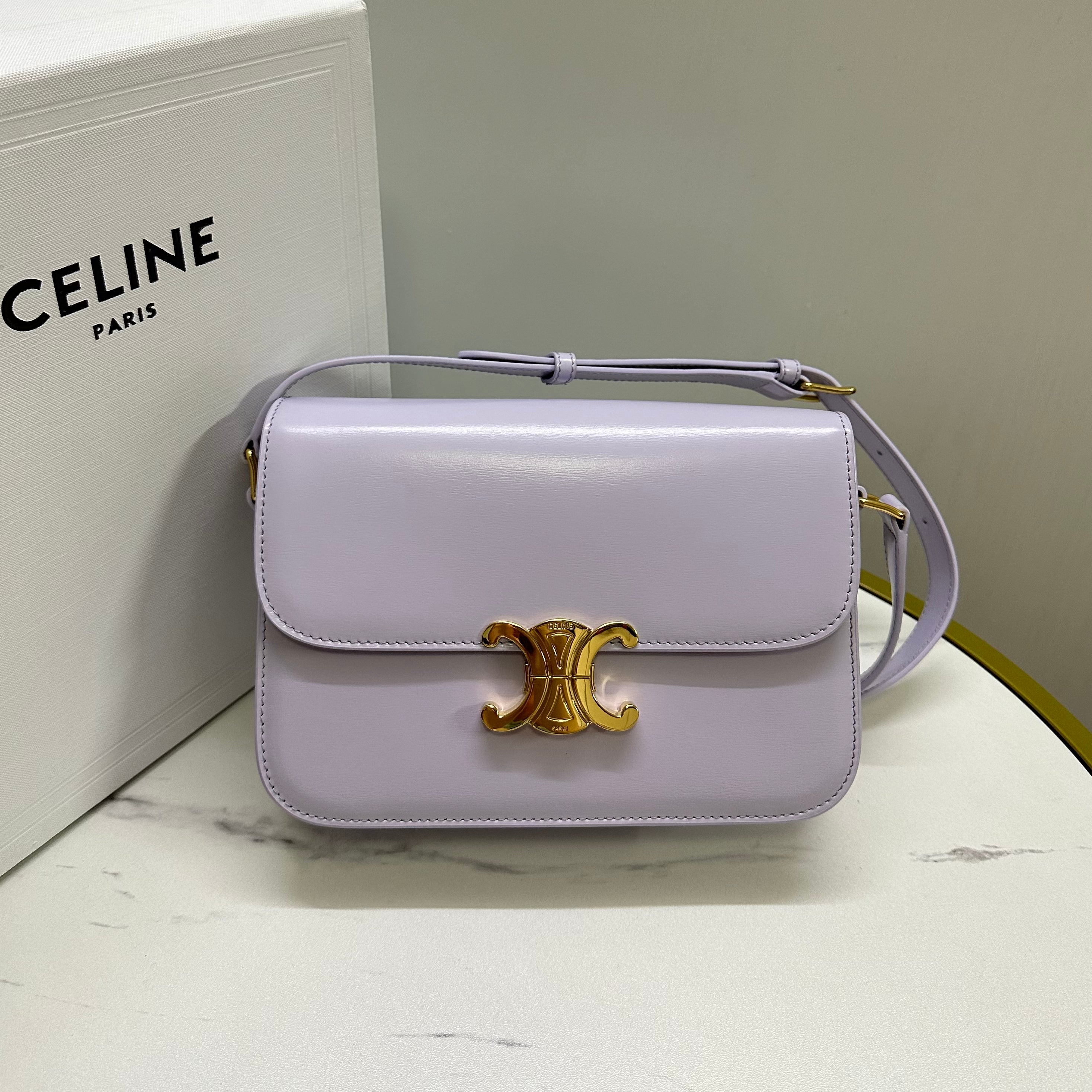 CLASSIQUE TRIOMPHE 22 LIGHT LILAC CALFSKIN
