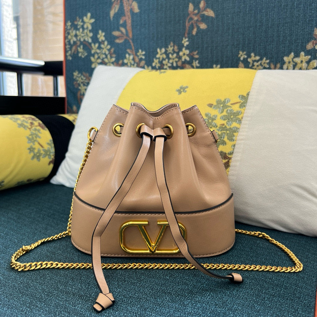 Valentino Bucket