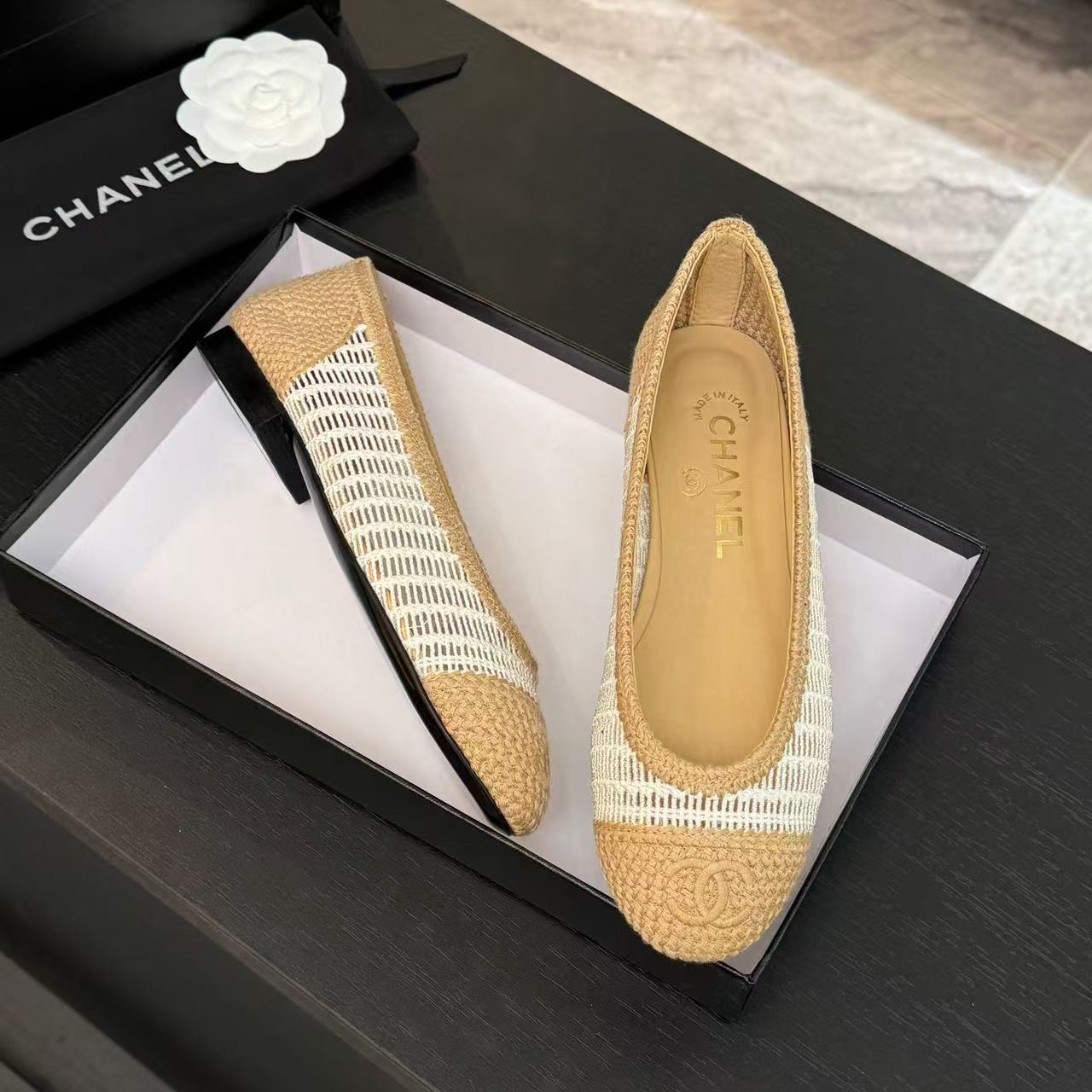 CC 25 Ballet Flat Raffia
