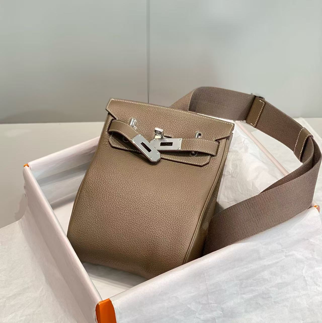 HM Hac a Dos GM Backpack Etoupe Togo Calfskin