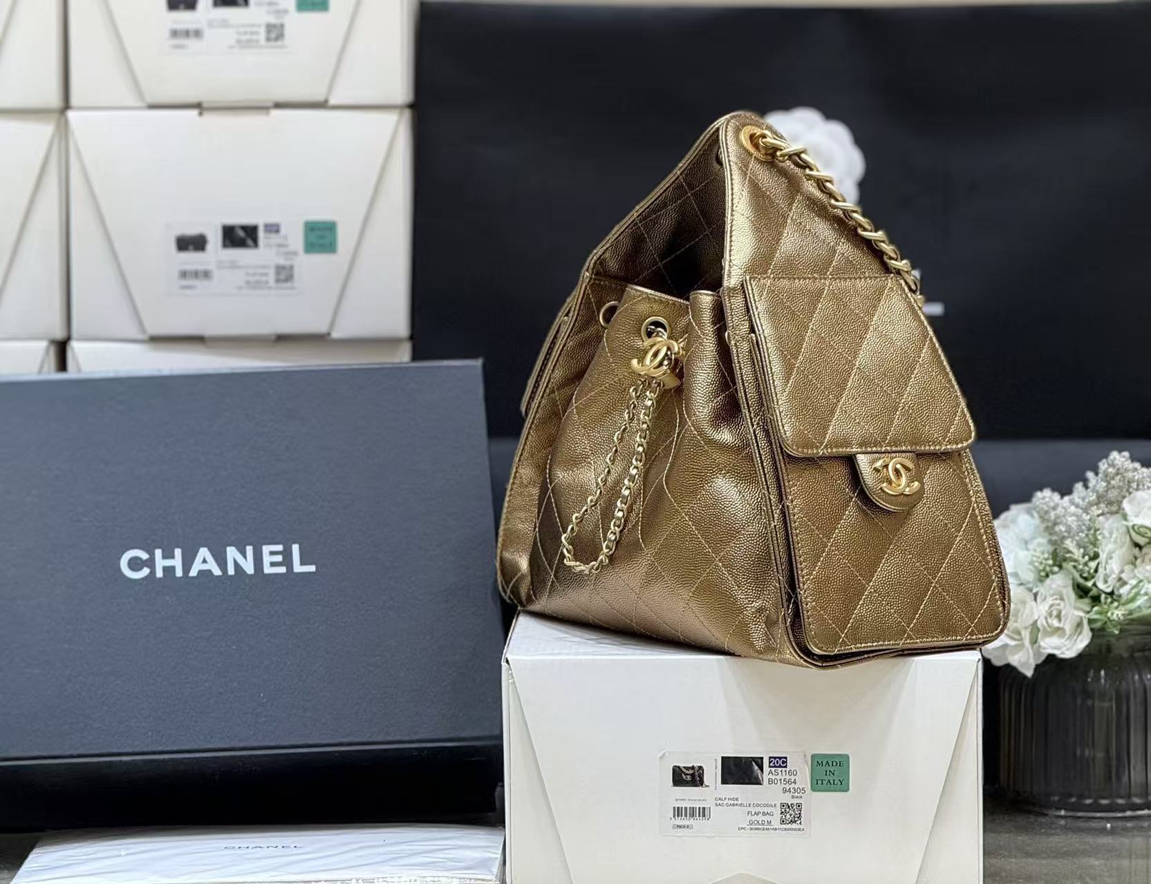 Chanel Hobo Bag 30cm Gold Lambskin