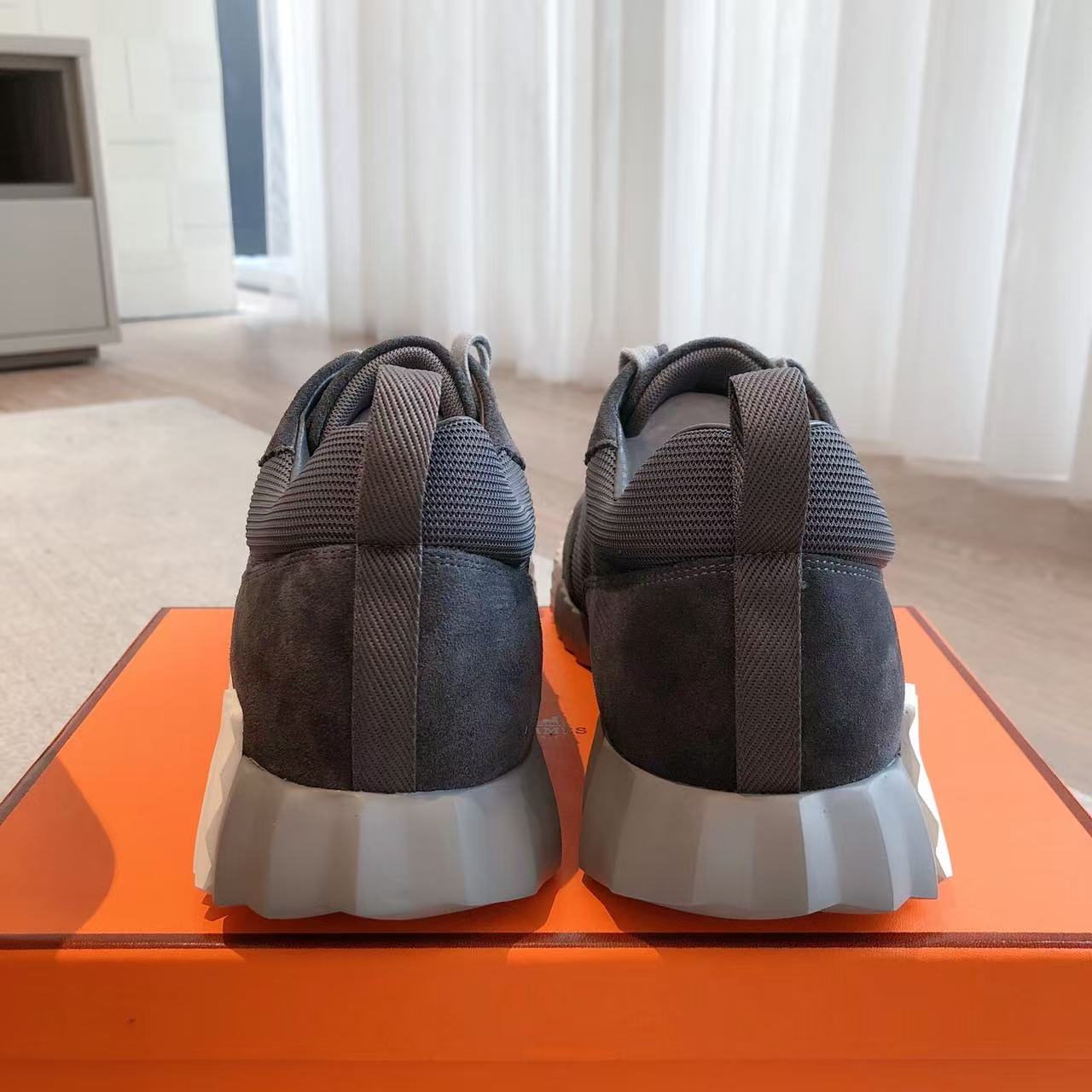 HM 25 Bouncing Sneaker Gray Suede Frabic