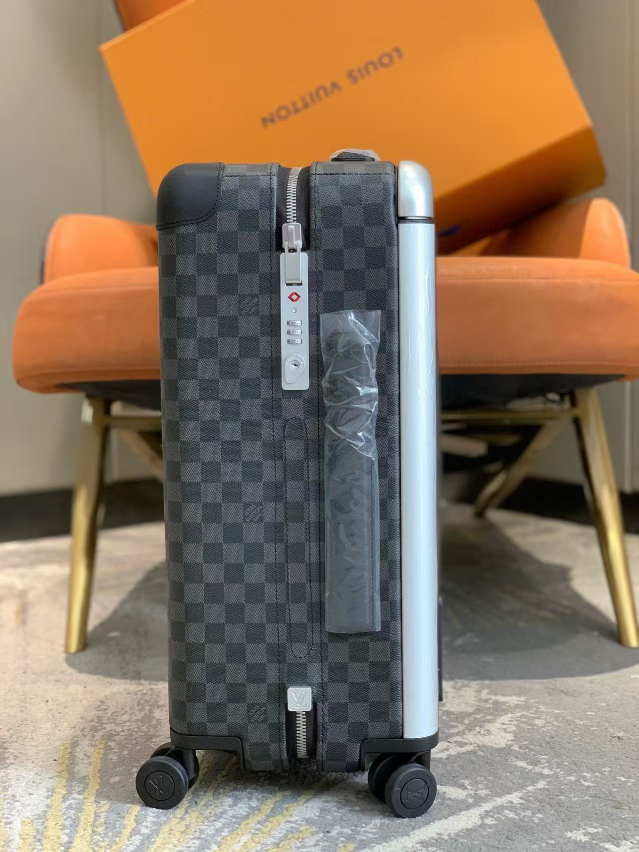 Louis Vuitton Horizon 55 Suicase Gray Black Leather