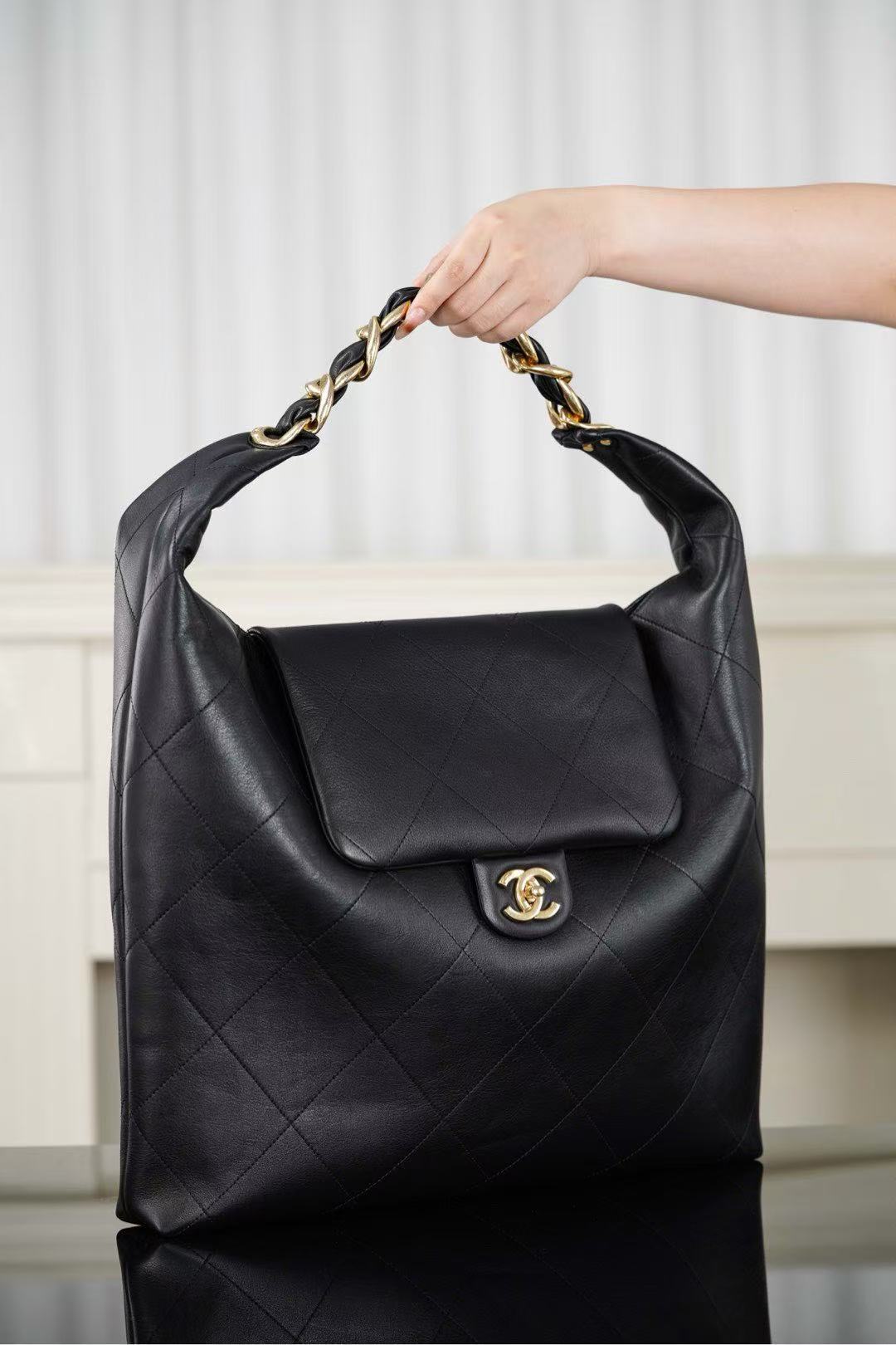 CC 2025 Bag 53cm Black Gold Calfskin 300852 Best Version