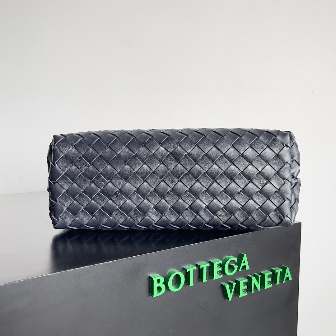 BV MEDIUM ANDIAMO 32CM BLACK LAMBSKIN