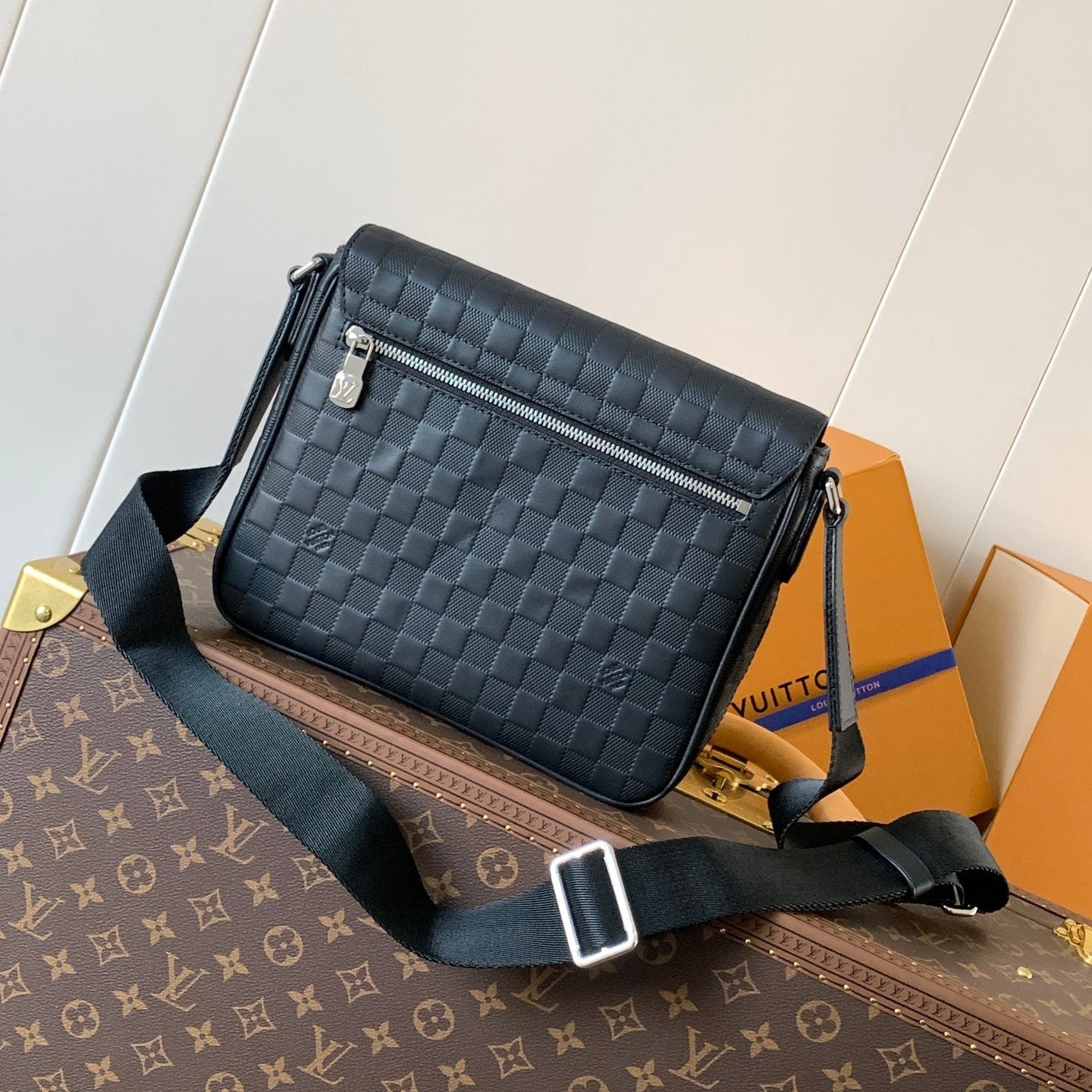 LV 2026 District PM 26cm Black Damier Infini Coated Canvas