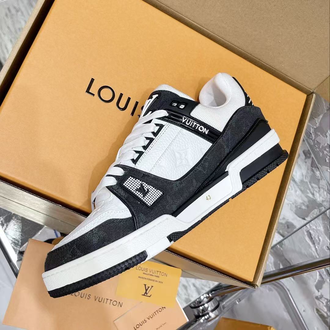 LV 26ss Trainer Sneakers White Black Cowhide Monogram