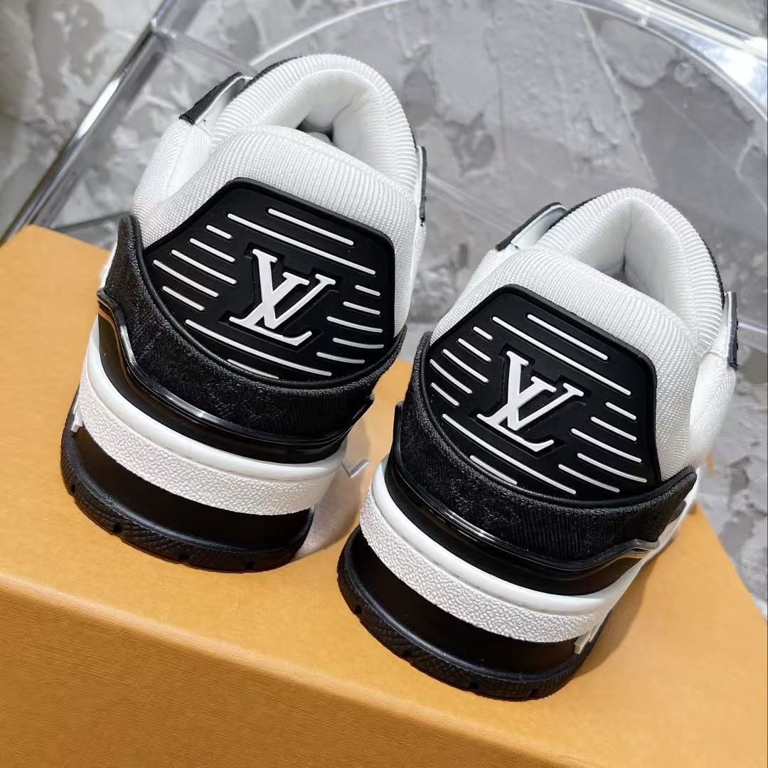 LV 26ss Trainer Sneakers White Black Cowhide Monogram