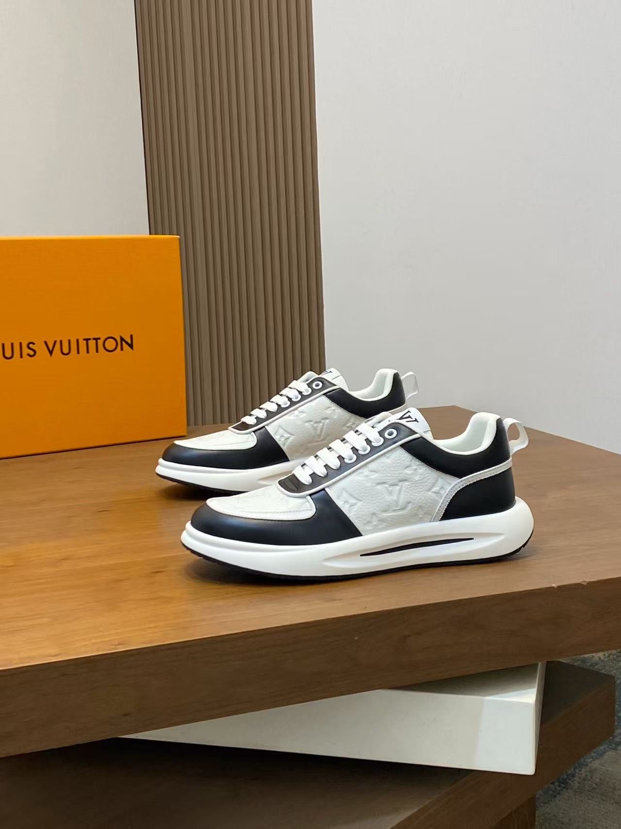 Louis Vuitton Sneaker Black Mix White Leather