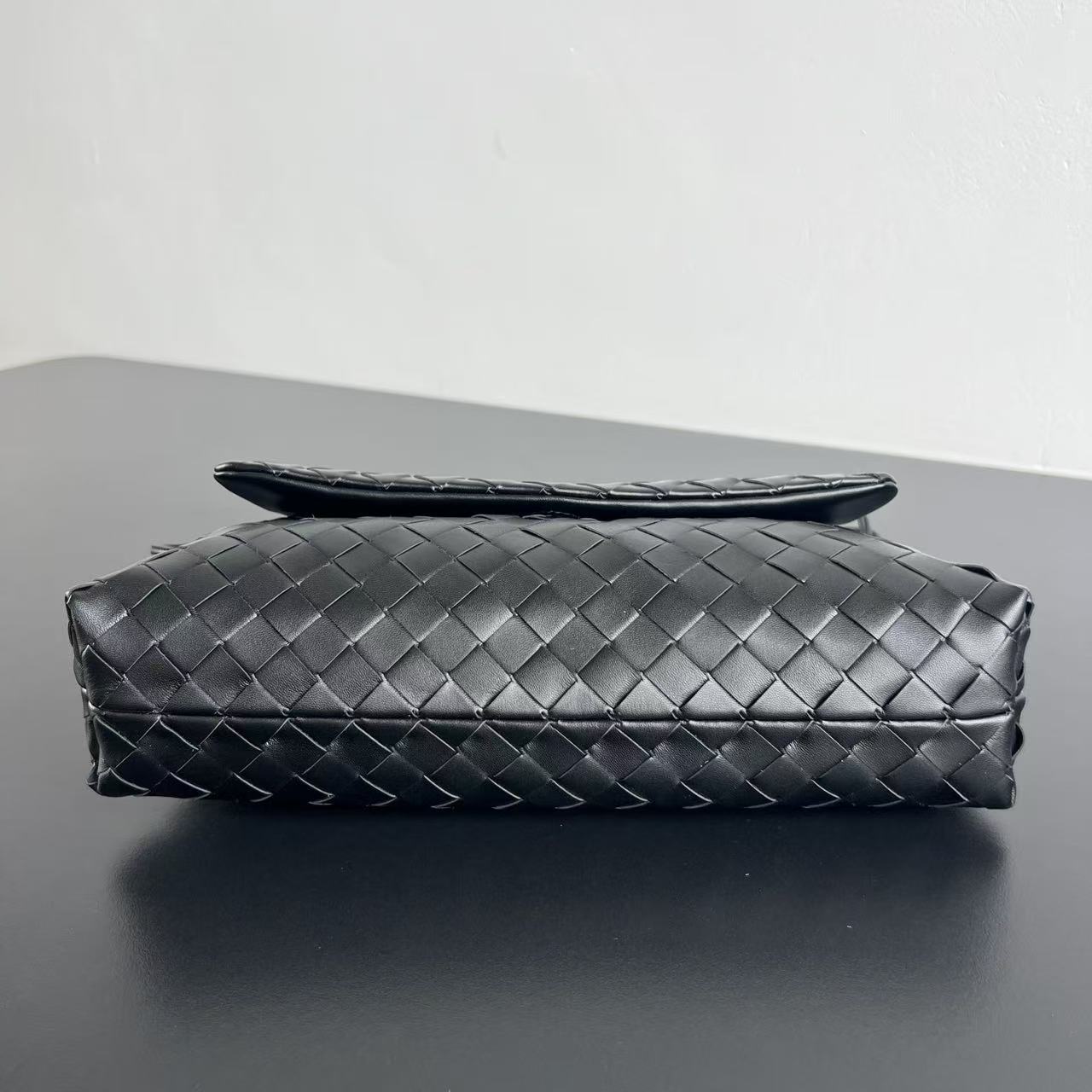 Bottga Veneta 2026 Giorno Bag 33cm Black Leather