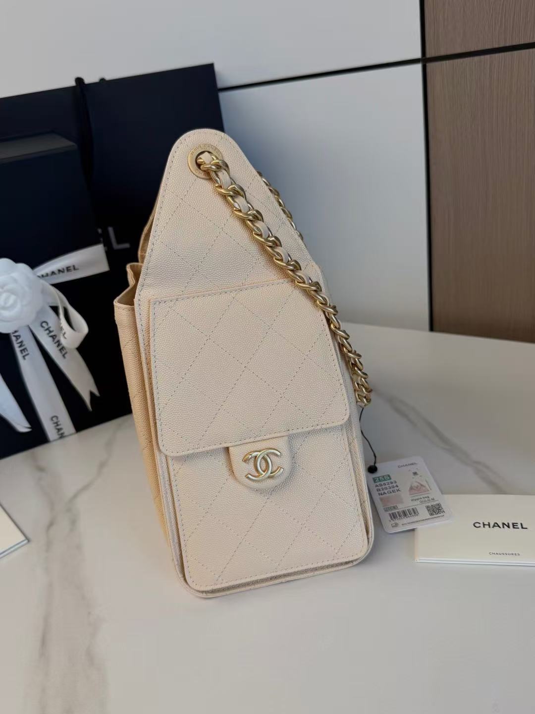 CC 25C Hobo Bags 30cm Light Apricot Grained Calfskin