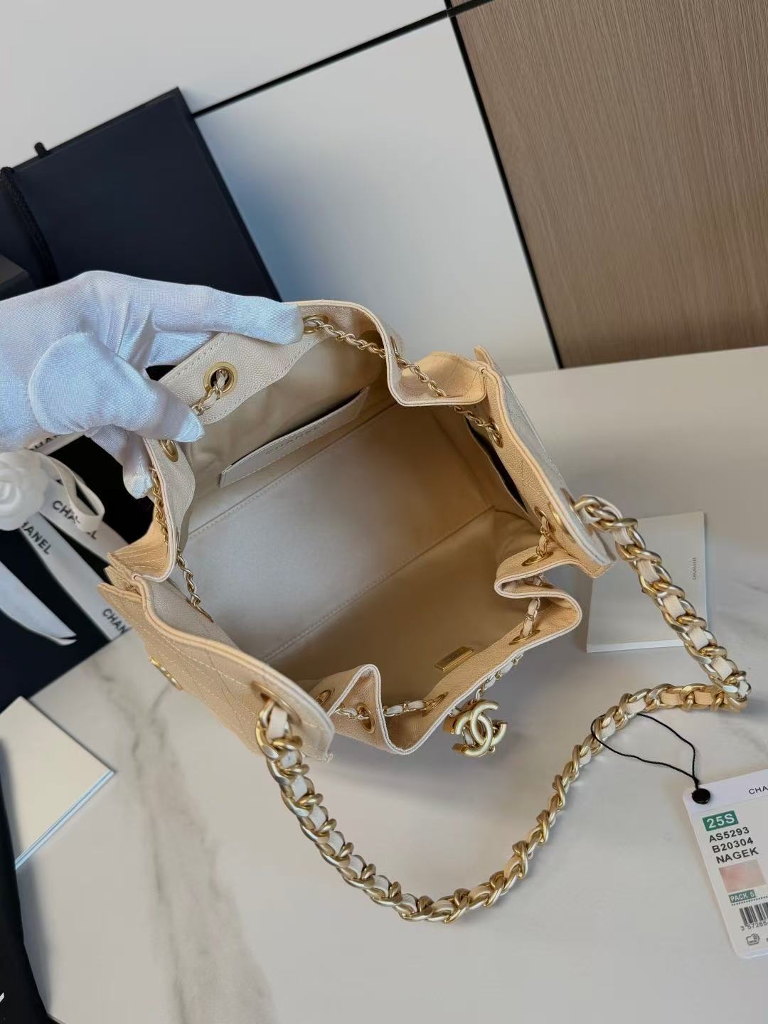 CC 25C Hobo Bags 30cm Light Apricot Grained Calfskin