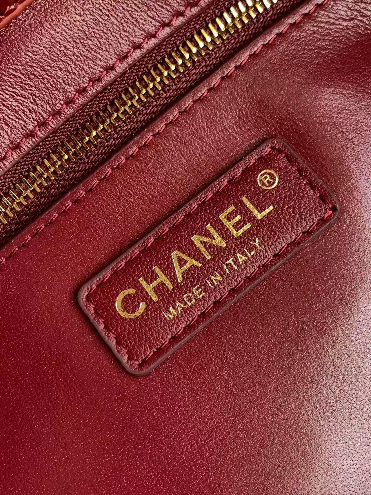 Chane 2026 Crocodile-embossed 40cm Bag Red Cowhide