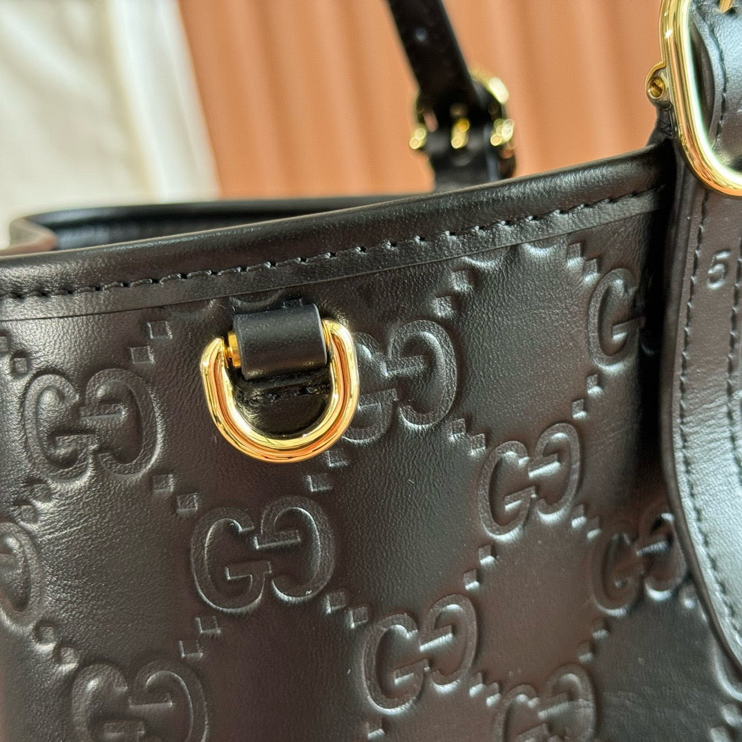 Gucci 2026 GG Emblem Tote Bag 38cm Black Leather