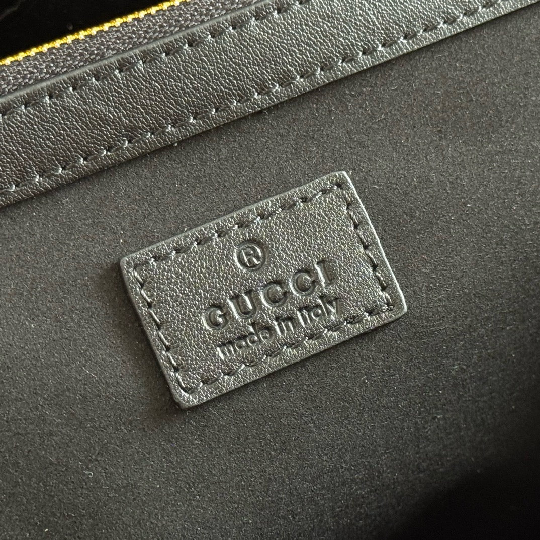 Gucci 2026 GG Emblem Tote Bag 38cm Black Leather